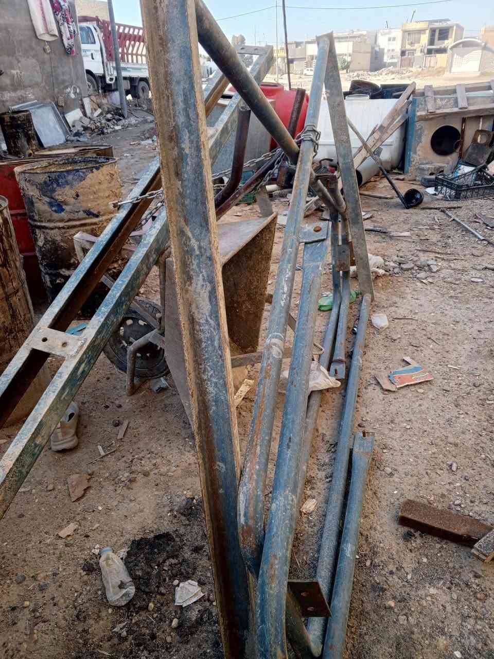 عندي ونج يطالي للبيع كامل سكلة عربانة واحد السعر ٥٥٠ قفل بغداد التاجي  ***********.   ***********
