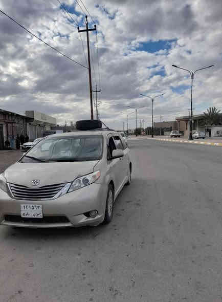 لل بيع تيوتا سينا موديل ١٧ فول فول قطعتين سبغ جاملغ ورا باب خلفي سعره ١٤٥ رقم تلفون *********** ***********
