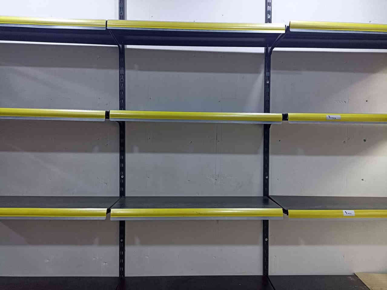 رفوف تركيه للبيع بسعر مناسب ومستعجل الاتصال على الرقم 
***********
