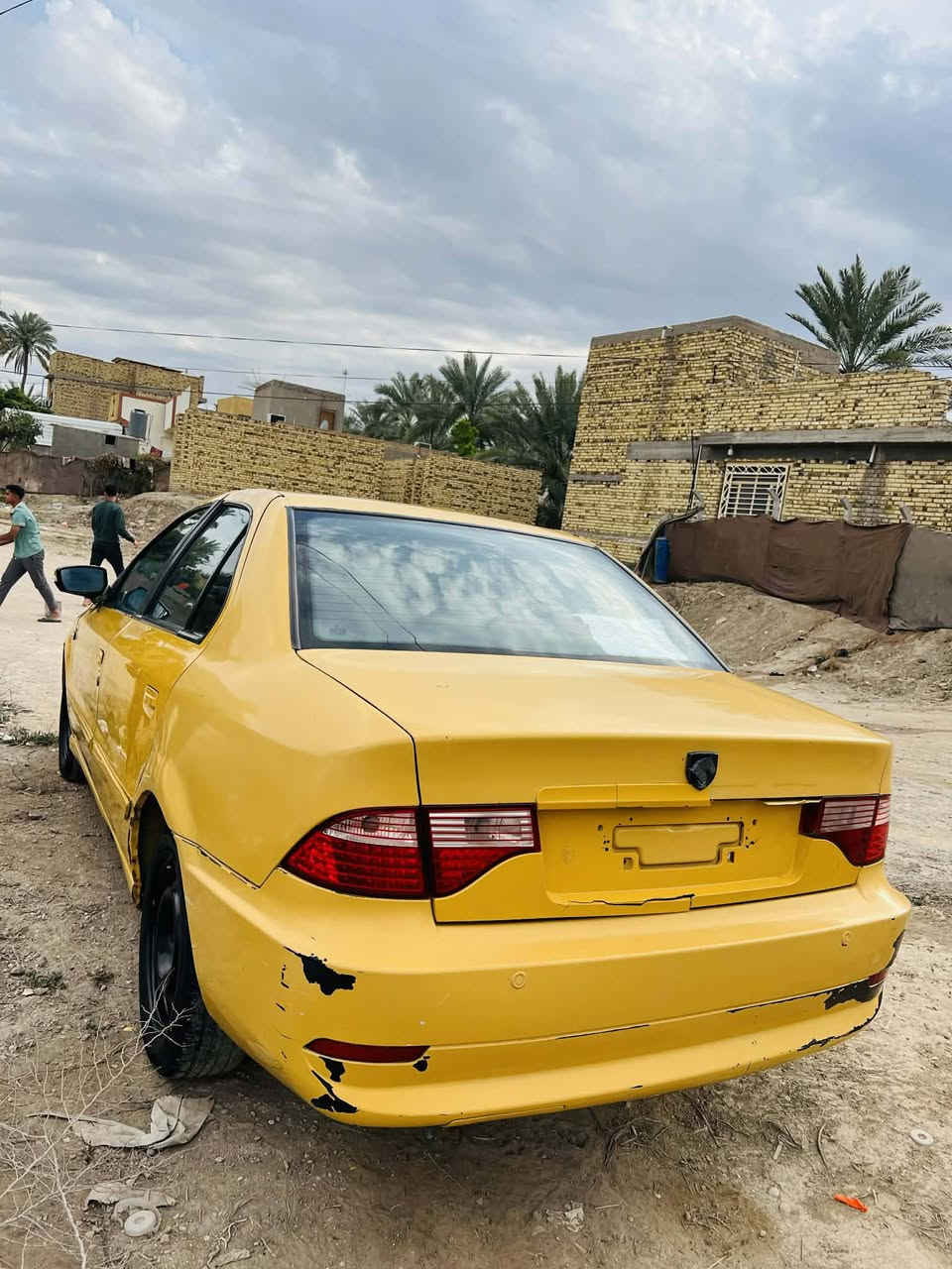 السلام عليكم سمند سورن للبيع سيارة جاهزة وحلوة موديل 2012السعر 25وبيهة مجال باقي التفاصيل اتصل ***********
