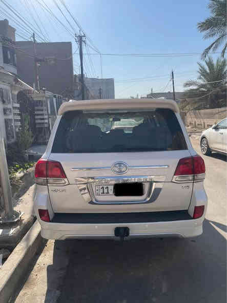 سلام عليكم للبيع تويوتا لاندكروز 2010 (6)V سلندر 4000 رقم بغداد بسمي شرط التحويل سيارة مكفولة كفالة عامة بيها بارد اربع اصابع فتحة بصمة مثبت سرعة جام اوتو السعر 317 وبيها مجال بسيط عنوان بغداد *********** بغداد
