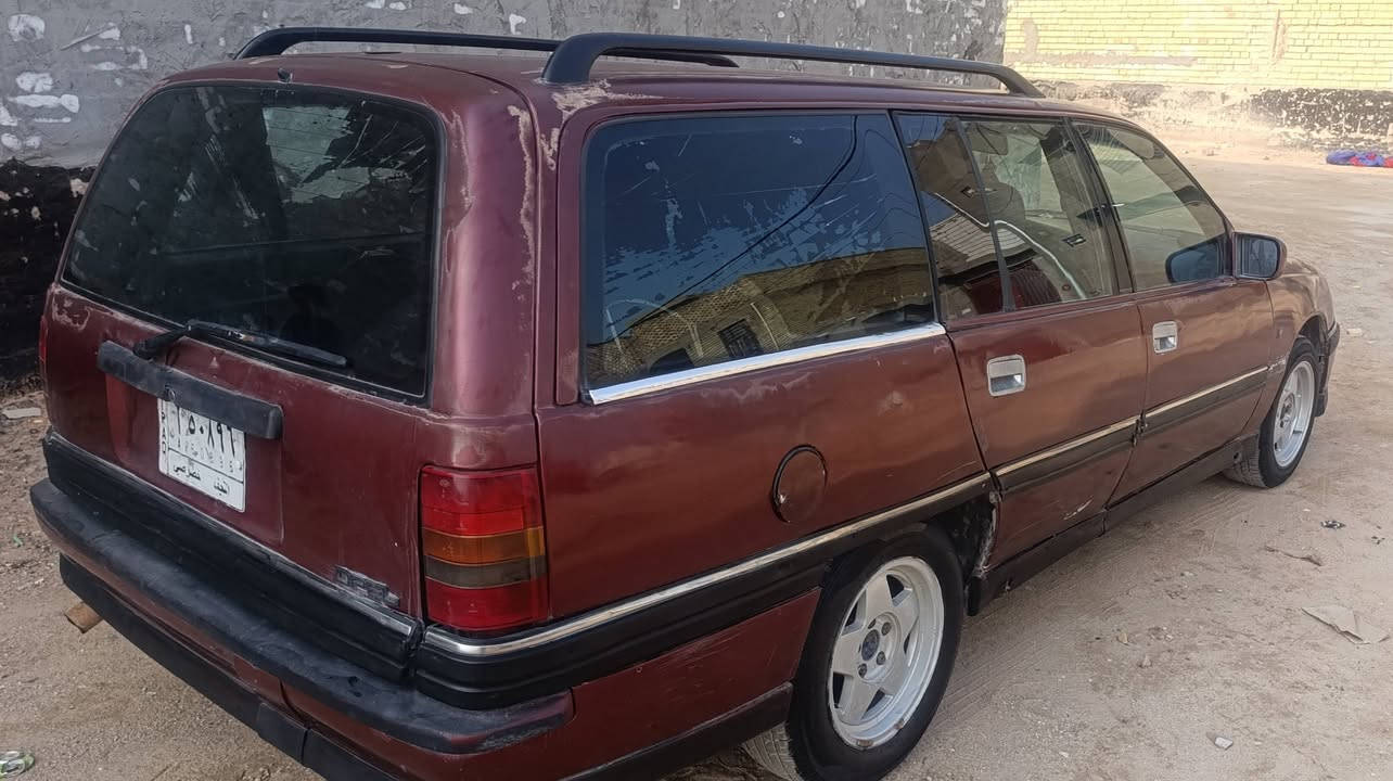 للبيع اوبل ستيشن 91 اوتماتيك
السعر 35 ورقه وبيها مجال قليل
*********** مكان نجف الاشرف 
تخم تاير جديد كهرباء حداديه 80 بالميه 
سنوية لل27 سيارة حلوة ونضيفه 
كير مكينه حلوات مابيها نقص محركها 2000
