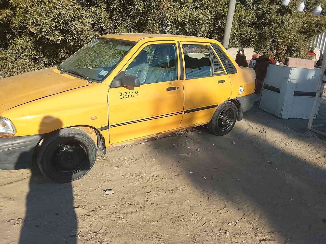 السلام عليكم سايبه للبيع موديل 12 نداور ثاني يوم ماكينه جير كفاله لا تنقص ولا تبخيره سياره خير من الله مكانها حلاب وغرق اللي يريدها ينتصر ما متواجد على الفيس ***********
