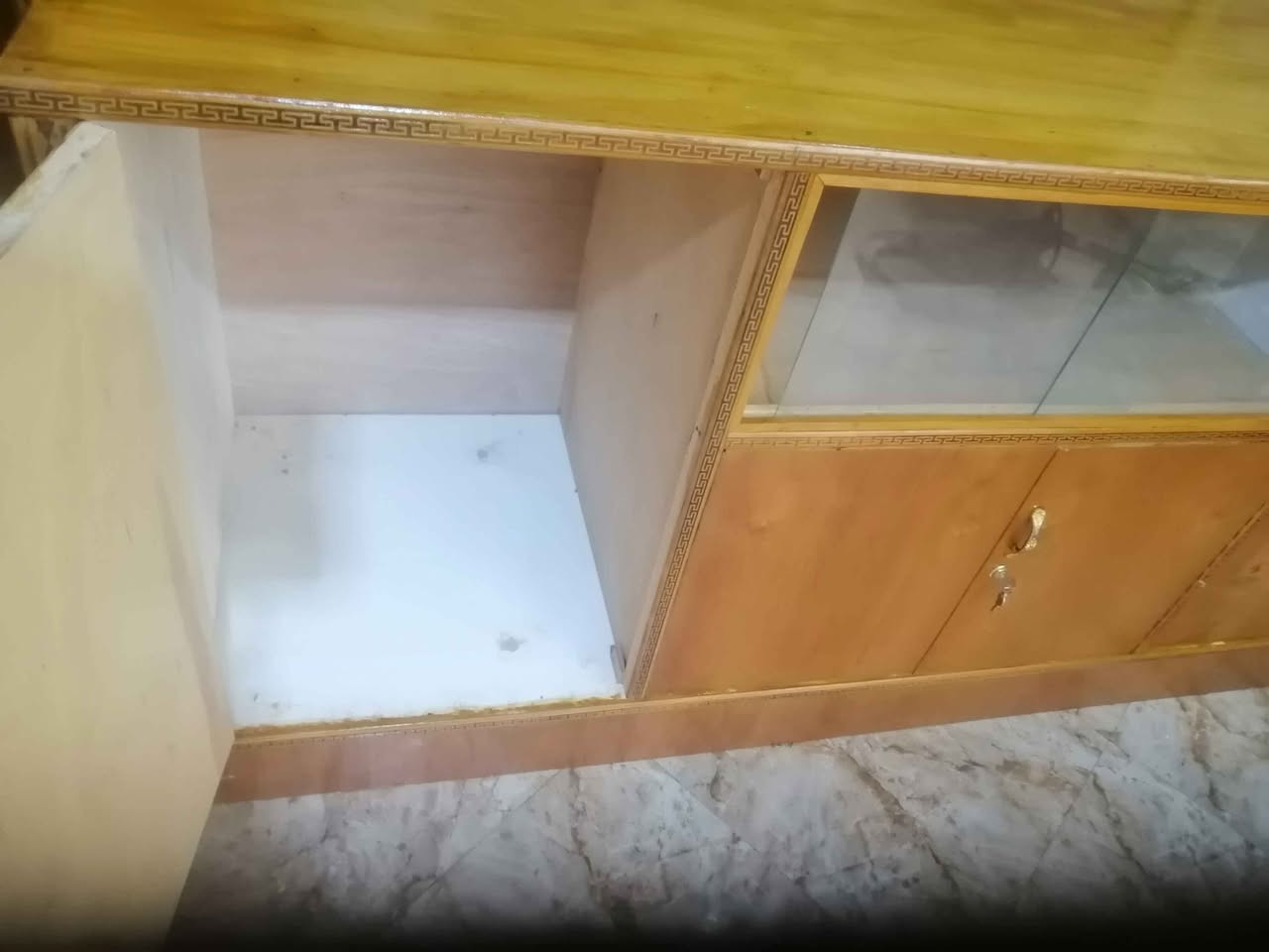 سلام عليكم من رخصة الادمن بوفيه مترين صاج سعره ١٢٠ وجربايه نفرين سعره ٥٠ شغل مكانه كربلاء الاتصال على الرقم *********** *********** العنوان قريب شارع الحافظ عمود ١٣١ قرب دلالية الضياء كربلاء, العراق
