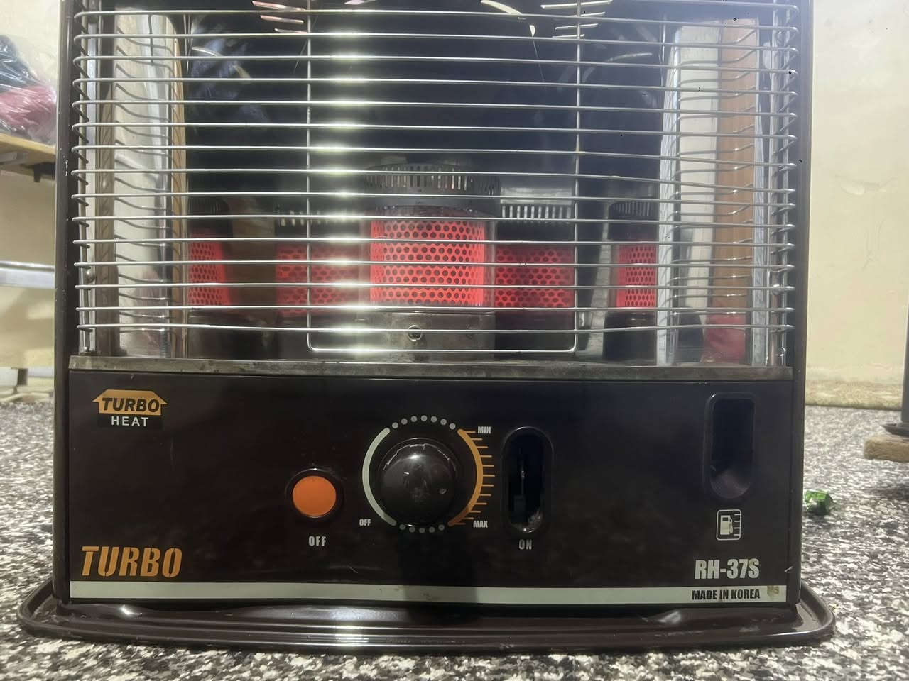 صوبه البيع شرط اي عيب مابيه. بس هاي اقبك  مالتا ماكو نضيفه   سعره ٦٠وبيه مجال
***********
