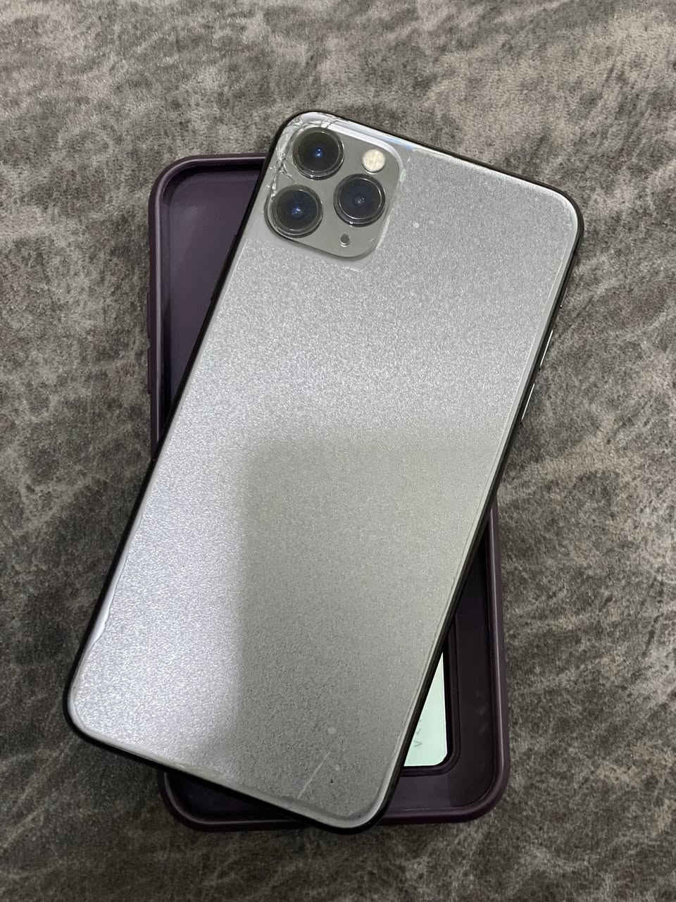 أيفون 11 برو ماكس شرق اوسط نموذج M جهاز نضيف مامفتوح وتر بطاريه 73 بلادي ذاكره 256 فقط هاذا الكسر بي مثل ماواضح بصوره مامأثر عليه السعر 350


**إذا كنت صاحب هذا الإعلان وتريد حذفه لأي سبب، رجاءا أرسل رسالة إلى الدعم الفني**