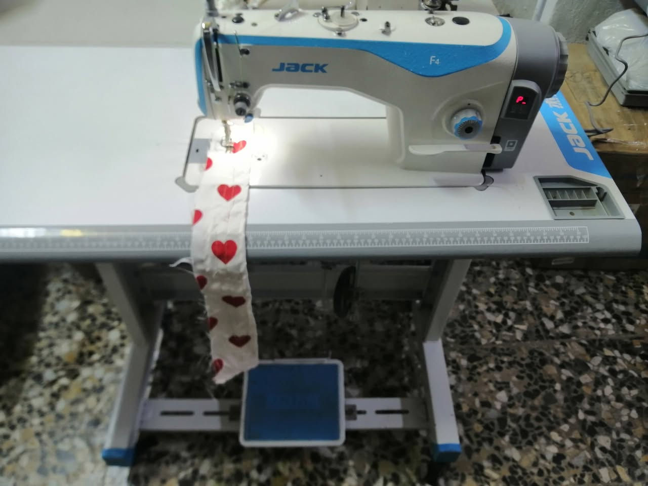 جاك F4 اصليه نضيفه كلش مدينه الصدر *********** السعر ٢٩٠ الف
