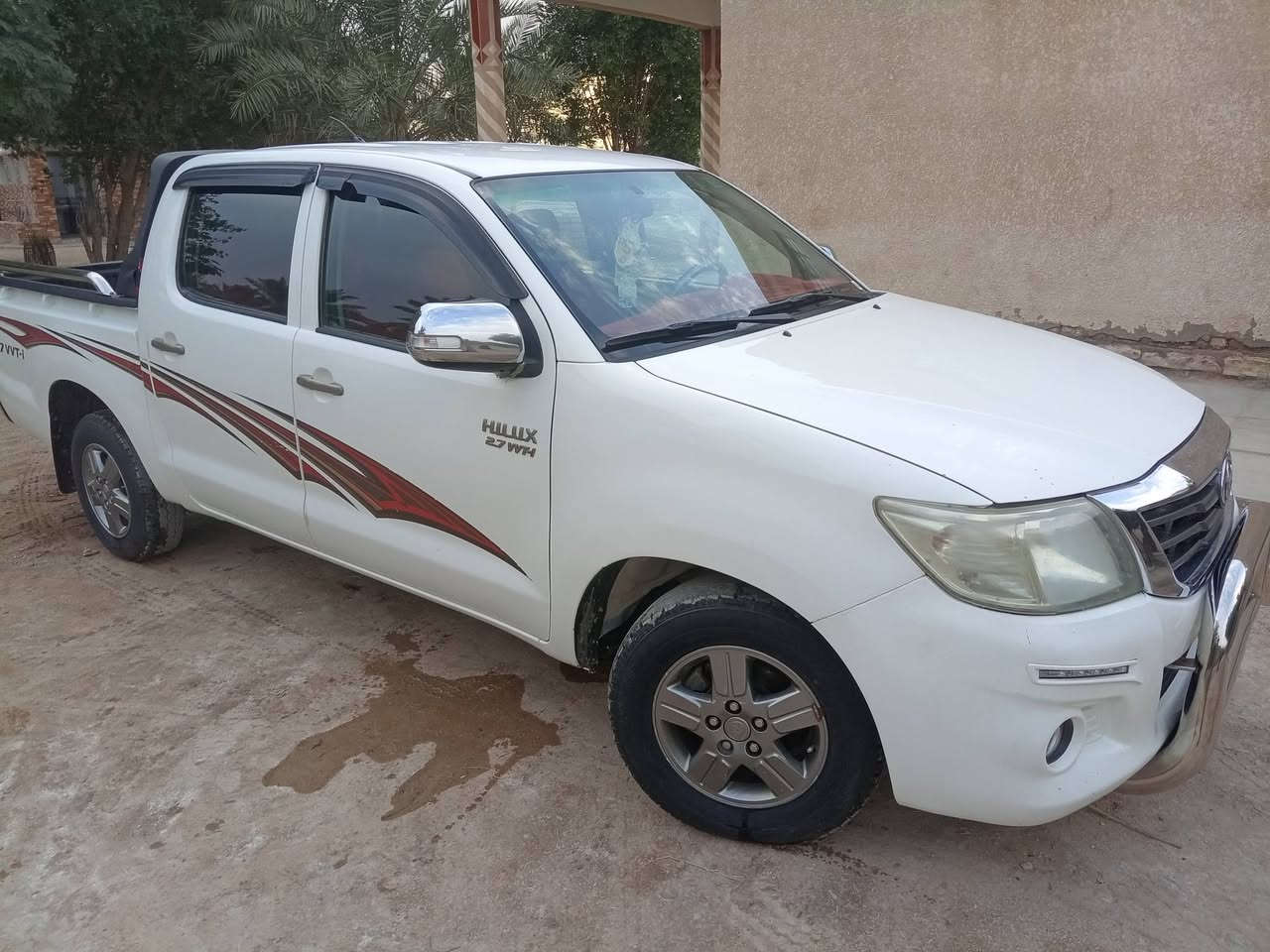 السلام عليكم 
البيع بيكم هايلوكس 2014 
وشاصي 19وحداديه وتخم تايرات وتبريد ومكينه كله وضع شركه 
الاستفسار الانتصال ***********
***********
