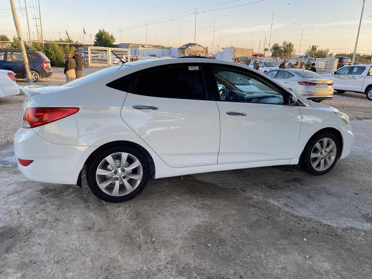 للبيع اكسنت 2014 خليجي 
مكفوله فتح ضربه تبديل عدا رشه حافه جاملغ فقط والباقي كفاله مكينه 1600  شرط كير حداديه تبريد تخم تاير كله شرط
فول موصفات فتحه ويل كروم اشاير بالمري تحكم شاشه 
ماشيه 160 الف فقط استخدام شخصي سياره جديده وجاهزه 
رقم ذي قار مشروع وطني السعر 102 وبي مجال 
***********
مكان السياره السماوه
