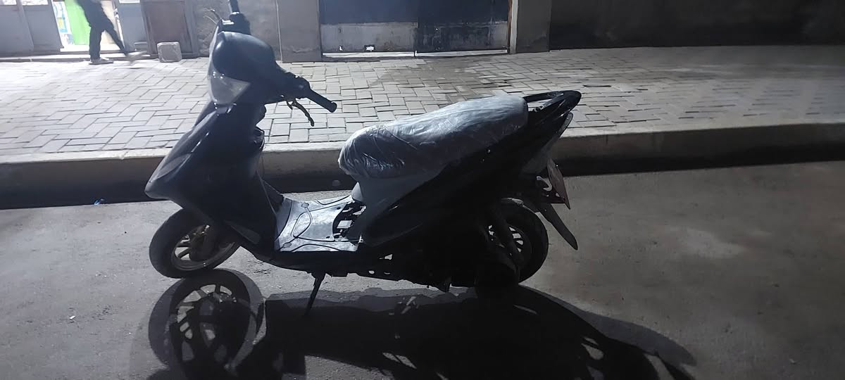 السلام عليكم
دراجه ماكس للبيع 
بوشه 49 بلاد 
دراجه شغاله كرهبائيات بل كام بيه نضام دبل اشاره سلغ وهندر شغال صالنصه بلاد عداد سرعه وعداد بنزين شغال 
مزوده قبق فلاين 
قطره دهن 
وياله ذهبي 
بريكات SAW
قاعده رقم RBM
جملغ كاربون 
سعر 550 بيه مجال للطيبين 
مكان بابل الاسكندريه 
رقم*********** متواجد واتساب وفيس
