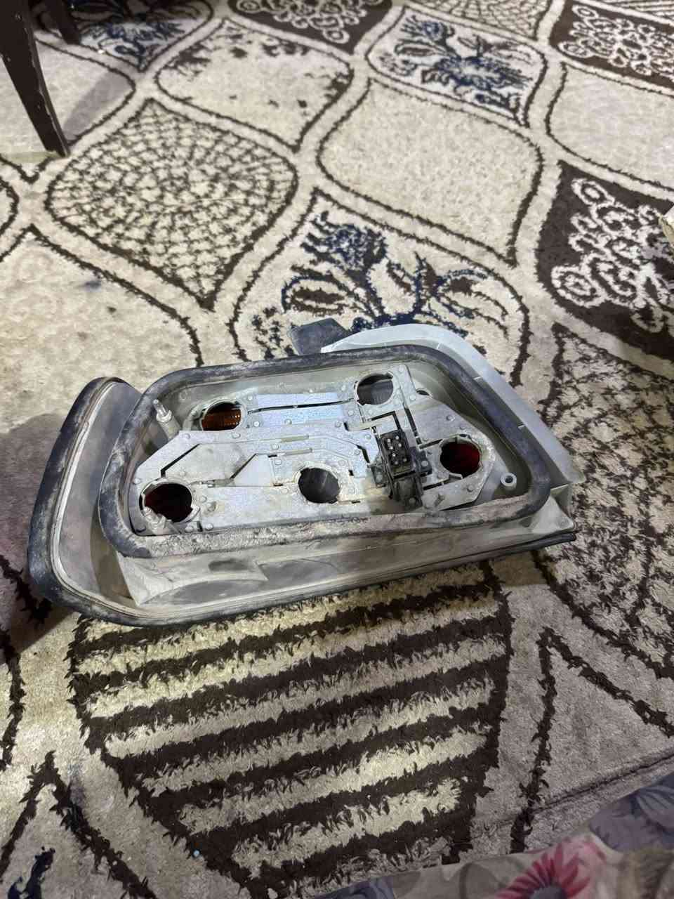 زوج بكلايت مال E36 نضافه 80‎%‎ سعر 60 مكاني المشتل
***********
