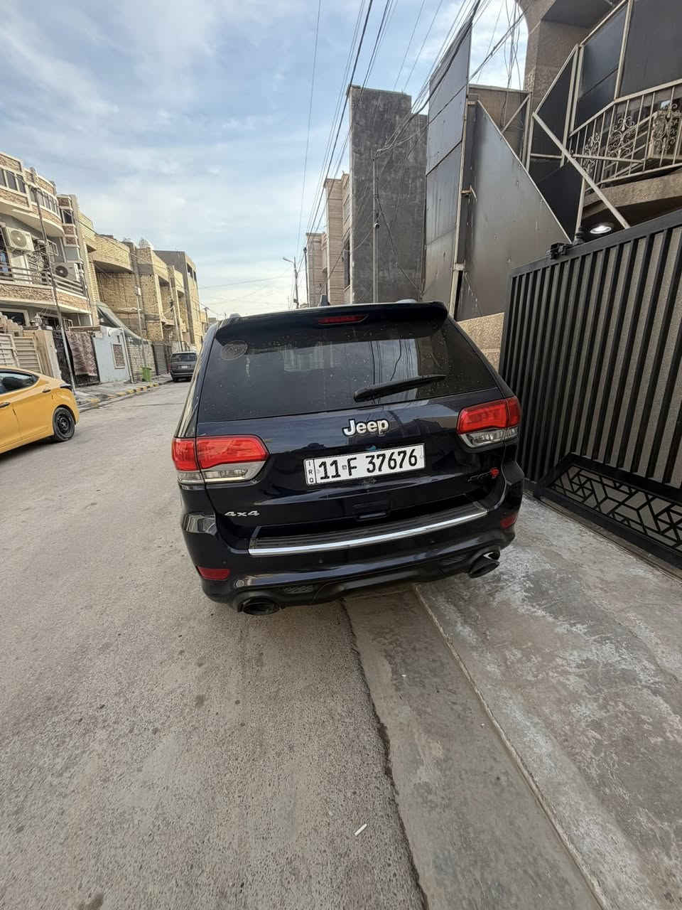 السلام عليكم 
جيب لاريدو 

2017 

صبغ 3 قطع جاملغات امامي وبنيد 

سيارة محدثة SRT دعاميات وبروجكتر وشباك

باتري عدد 2 جدد شركة acedelco

تخم تاير جديد 

ادامة كاملة 

لو حبري بغداد سنوية 2029 

شفتات ستيرن 

شاشة كبيرة 

داخل جلد تغليف اصلي مال جيب 

تخم دسكات اصلي جديد 

صدر امامي خلفي مكفول 

كير مكينة مكفول 

ماشية 155 الف كيلو 

عالي ناصي LED اصلي

سيارة جدا نظيفة مال بيت 

مكان الغزالية 

***********

200 وبيها مجال
