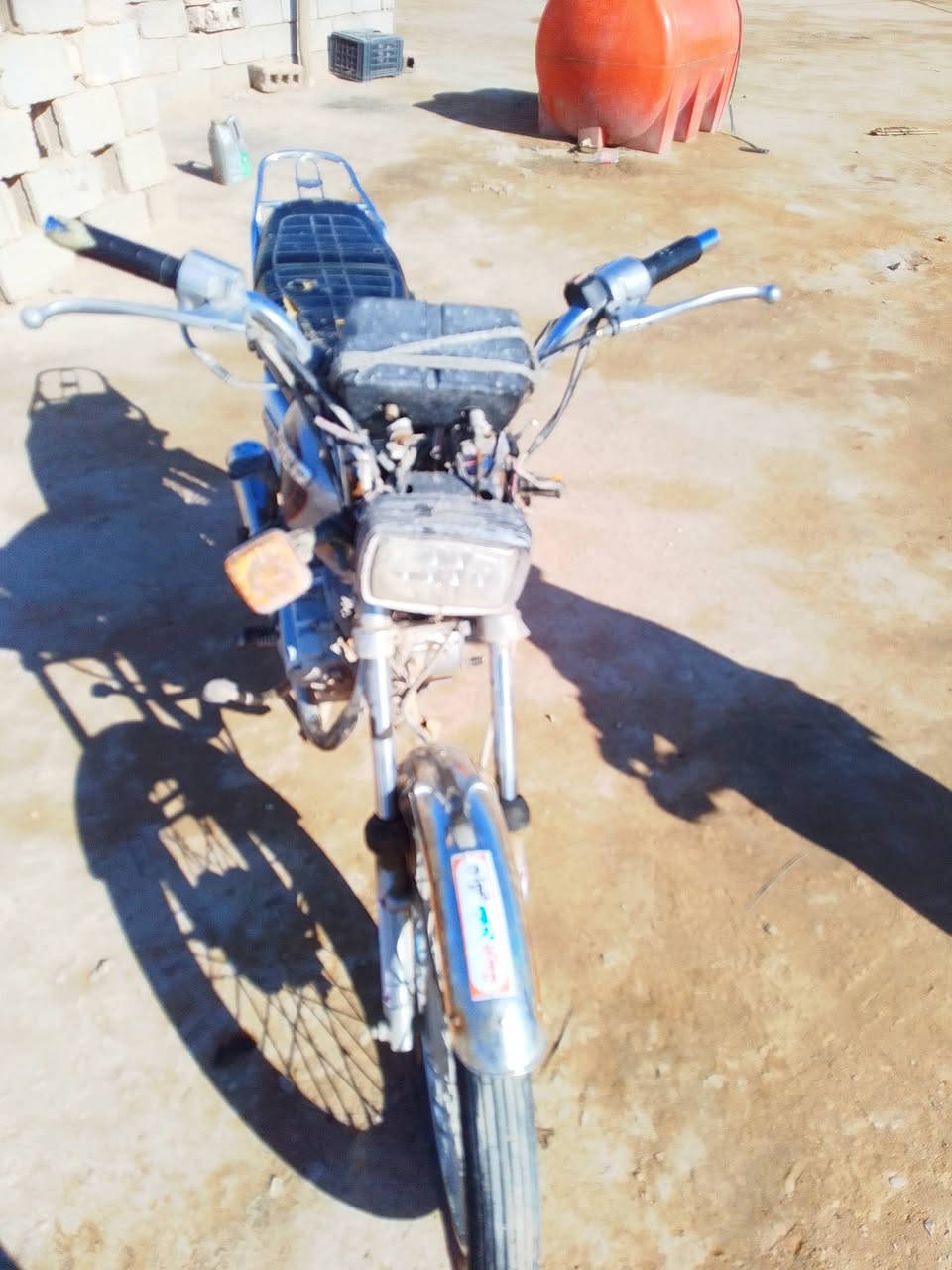 دراجه للبيع موديل 2018 اوراق سنساخ مكينه مجفته كلجات جدد مكاني النجف الحيدريه  سعر 300 وبيه مجال ***********
