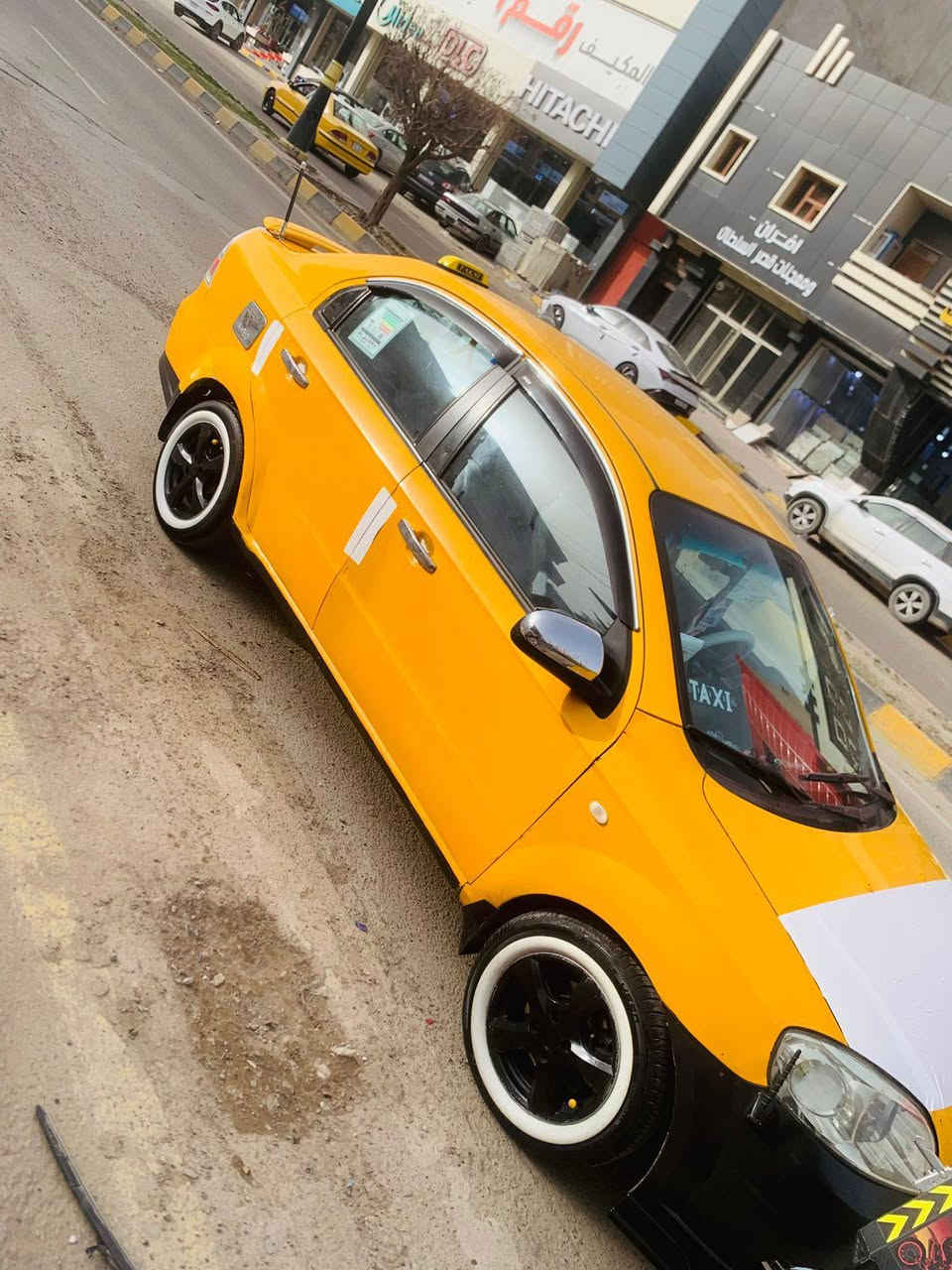 سلام عليكم دايو جنتره شكل افيو للبيع موديل 2009 سياره جديدأ مكينه كير كورلا جديد صدر جديد زوج تايرات جديد كهربائيات كلهه شغاله مابيعه اي نقص هزه مسويلهه جديدأ راعيهه يريد تحويل عليهه غرامات هيئه 900 مرور مصفرهه اريدهه ب 30 صافي وترهم مراوس مكان سياره صلاح الدين تكريت ***********
