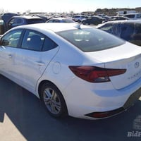 الانتره مديل 20 بيهه بنيد بدون دواخل شاصي لغد مكفول كلهه لبل واحد مواص...