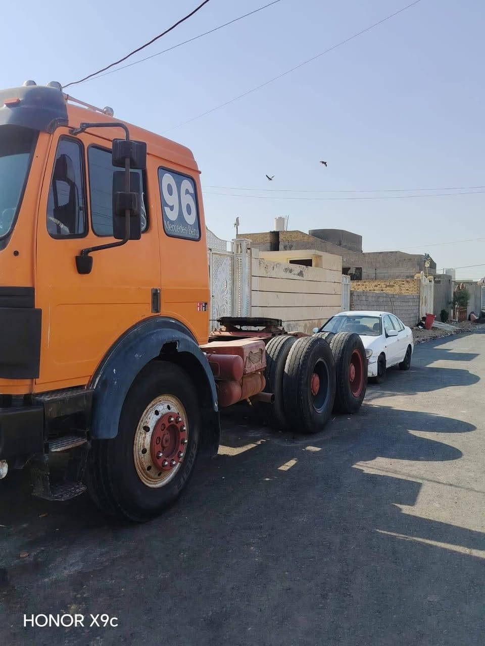 السلام عليكم البي للبيع موديل81 سنويه ساقطه باسمنه بسنويه 88 مبدل قماره 96 مكينه 10 كير 160 
العربه بها 4 زواج جدد وزوج نص عمر للاسفسار *********** مكان العماره ميسان
