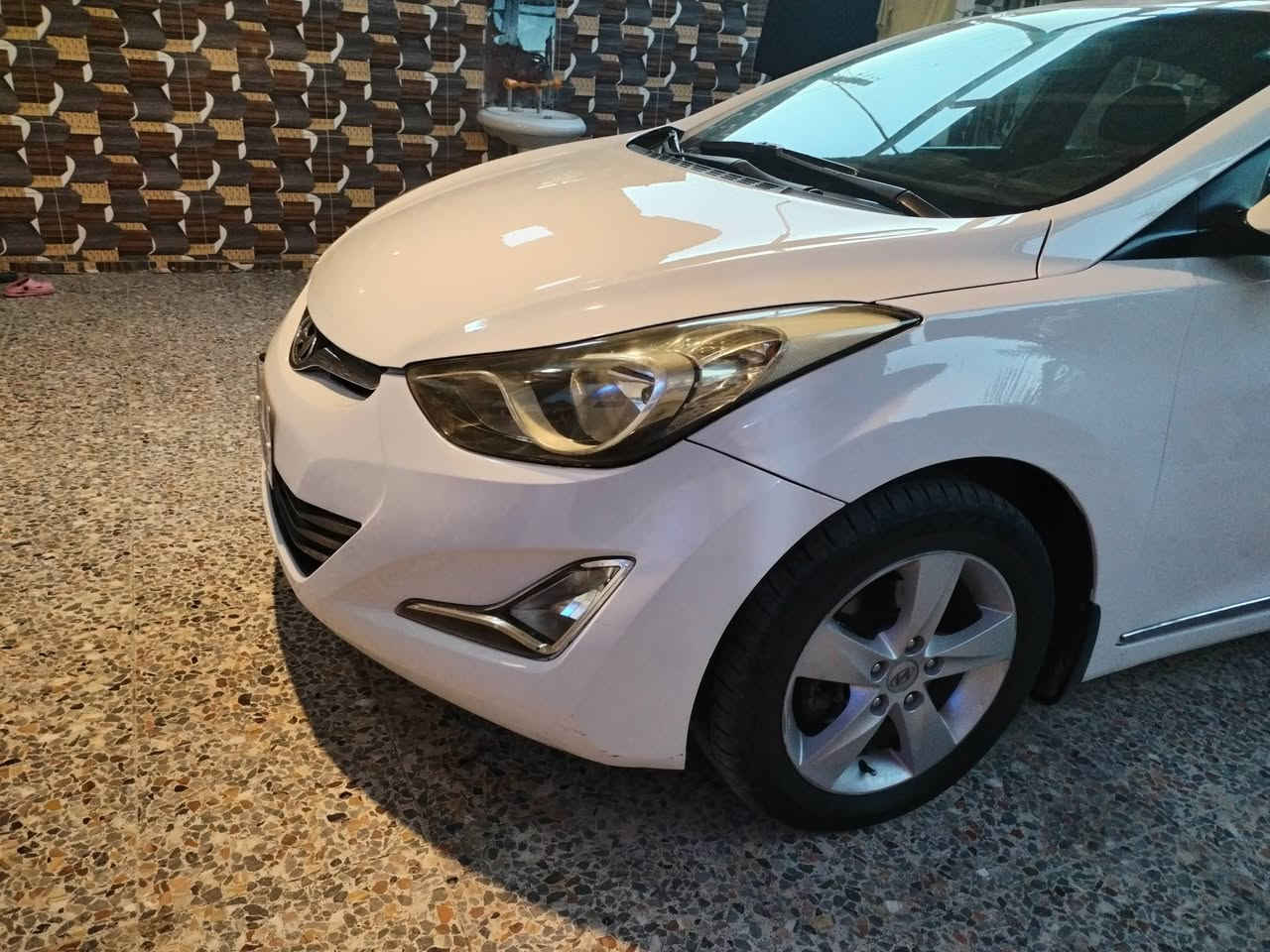 سلام عليكم سياره النترا 2014للبيع مكفوله بس بيهه ظربه بسيطه بارد بلهلال الخلفي رقم ميسان وبسمي تحولي ثاني يوم محرك 1800 سياره نضيفه حداديه تخم تاير كله نضيف سعر 120 وبيهه مجال بسيط مستعجل عله بيعتهه رقم ***********
