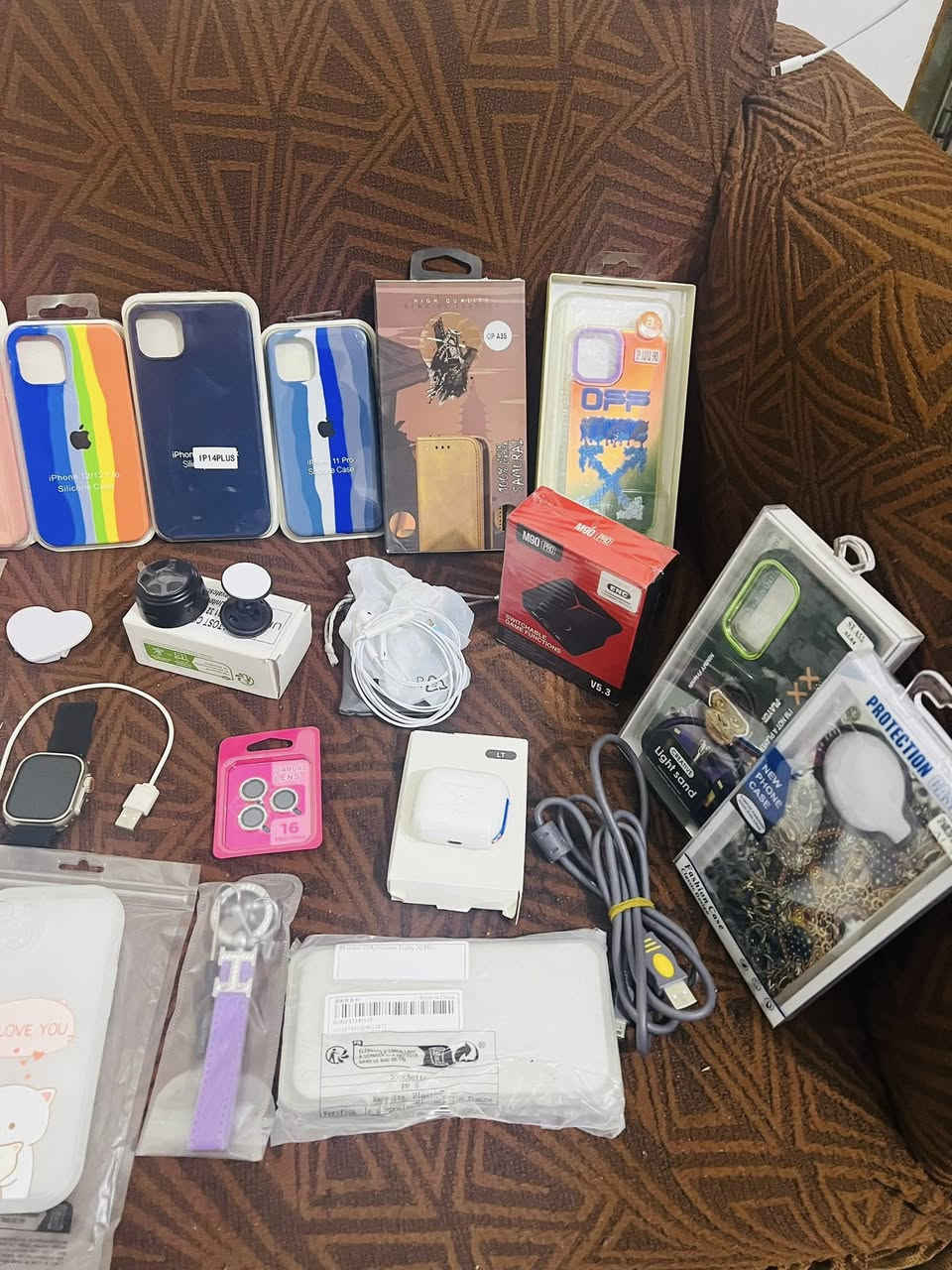 حبايب غراض بالة وجدد اصليات للبيع سعرهن شلع 35الف مكاني بغداد حي القاهرة ***********
توصيل مجاني كافة المناطق والمحافضات

سماعات ايفون 1
ايربود سماعة اصلي وتجاري 2
مداليات ساعة ودرنفيس 1
كيبل شحن جوستك جوكر 1
كامرا جديدة 1
كفرات اجهزة ايفون حديث عددهن 34
ساعة بالة كوبي يرادلة بس شحن1
لاصق حماية كامرة 16برو ماكس
