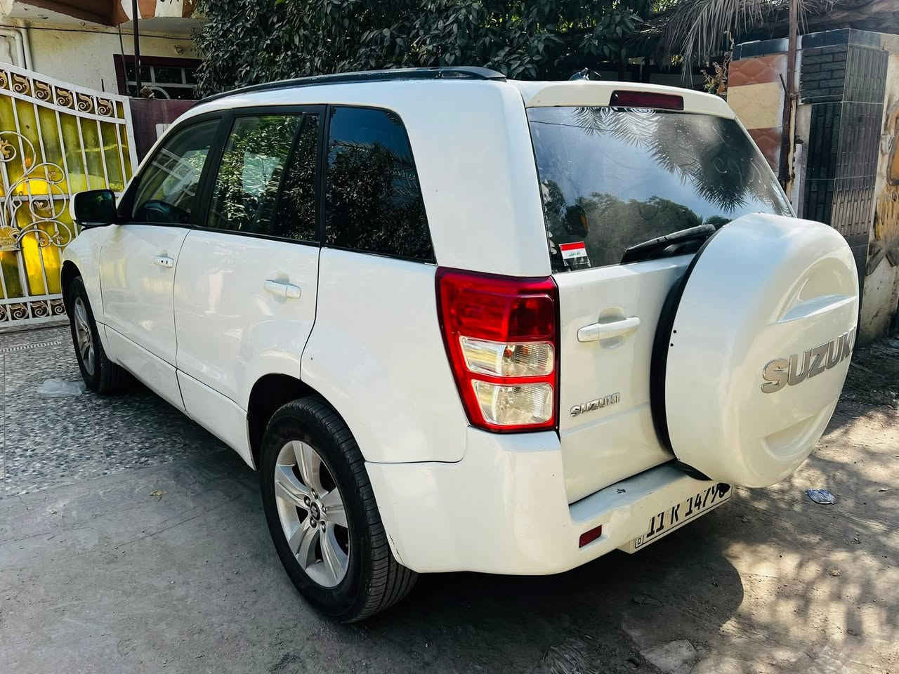 سازوكي ياباني  وارد خليجي موديل 2012
مكينه 2400 اربعه سلندر دفع رباعي رقم الجديد بغداد باسمي السياره هزه جديده  تاخذ مني  التحويل  السياره  خير من الله محرك و كير  صدر و حداديه  امامي و خلفي كله وكاله  و تبريد كله كفاله ادامه عامه مسويلها للكهربائيات  تخم تاير  جديد باتري جديد السياره ضربته جاملغ الايمن الامامي و طخات بسيطه و صابغيها صبغ عام  السياره شاشه و كامره  جاهزه مال جناي ما بيه اي نقص السعر 89 و بيها مجال  مكان السياره بابل محاويل 

*********** متواجد فقط اتصال
