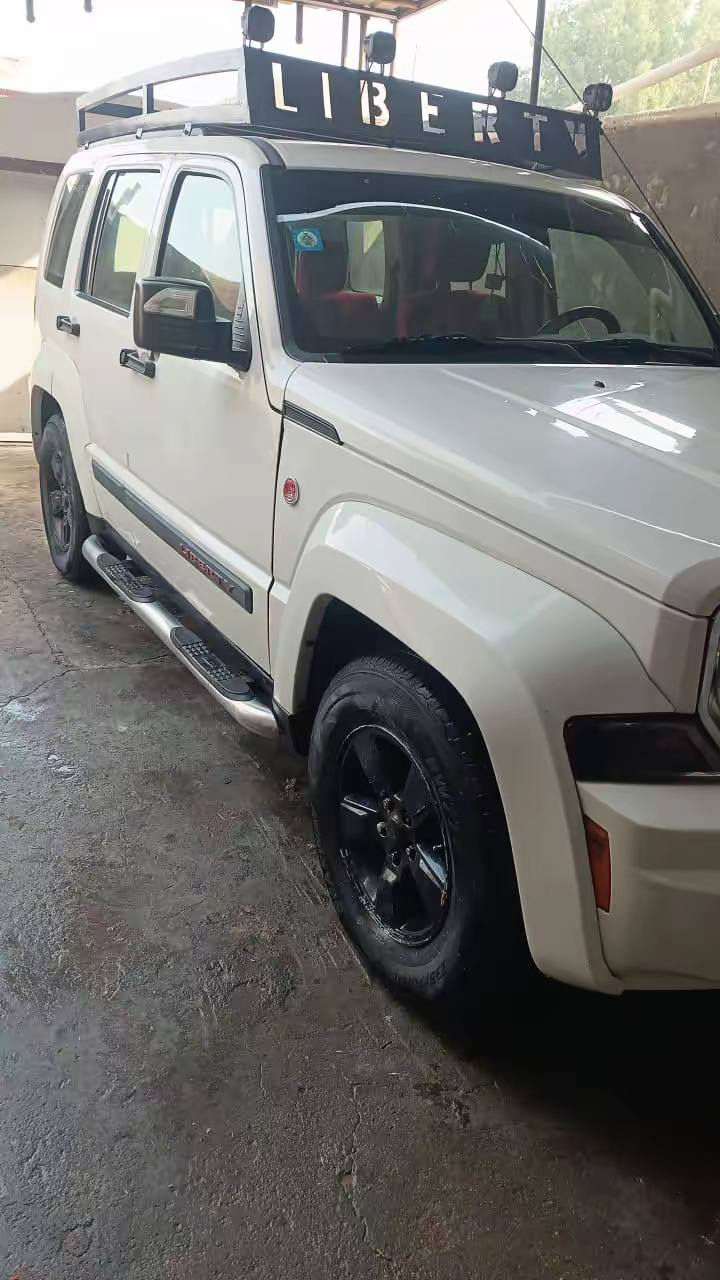 جيب لبرتي 2008 بغداد بااسمي فتحه سقف حساس وشاشه *********** تدفئه تبريد حداديه تخم تاير سبير نفس الجواهه دوشمه جديد سياره احلى من الصور المحاويل, بابل
