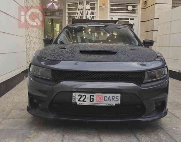 سلام عليكم 
جارجر rt سوبر تراك باك 2022
 محرك 5700 دفع خلفي
حادث جاملغ  امامي اليمنه وبنيد 
والجاملغ الخلفي اليمنه مصبوغ بالعراق يعني ٣ قطع

شاشه جبيره كاميره خلفيه
بصمه
تحكم سوبر تراك مود
وباقي المواصفات المعروفه مال جارجر
ولف حماوه وبلكات ريسنك
 اكزوز دبات سود مالsrt

شادلها بنيد مال هيل كات ودعاميه srt
ليدات اماميه اوركال متغير تحكم بالتطبيق 
منظومه مال عدسات  
 سقف روز رايز مضيئ تحكم بالتطبيق
بلكات ريسنك  +ولف حماوه ريسنك 82
ملاحظة : السياره بيها مكانات بارد متعدده 
  الكير والمحرك بلادي
السياره رقمها اربيل والسنويه بأسمي تحويل او وكاله
رايدها ب 195 ورقه 
مكان السياره بغداد حي الجامعه
***********
