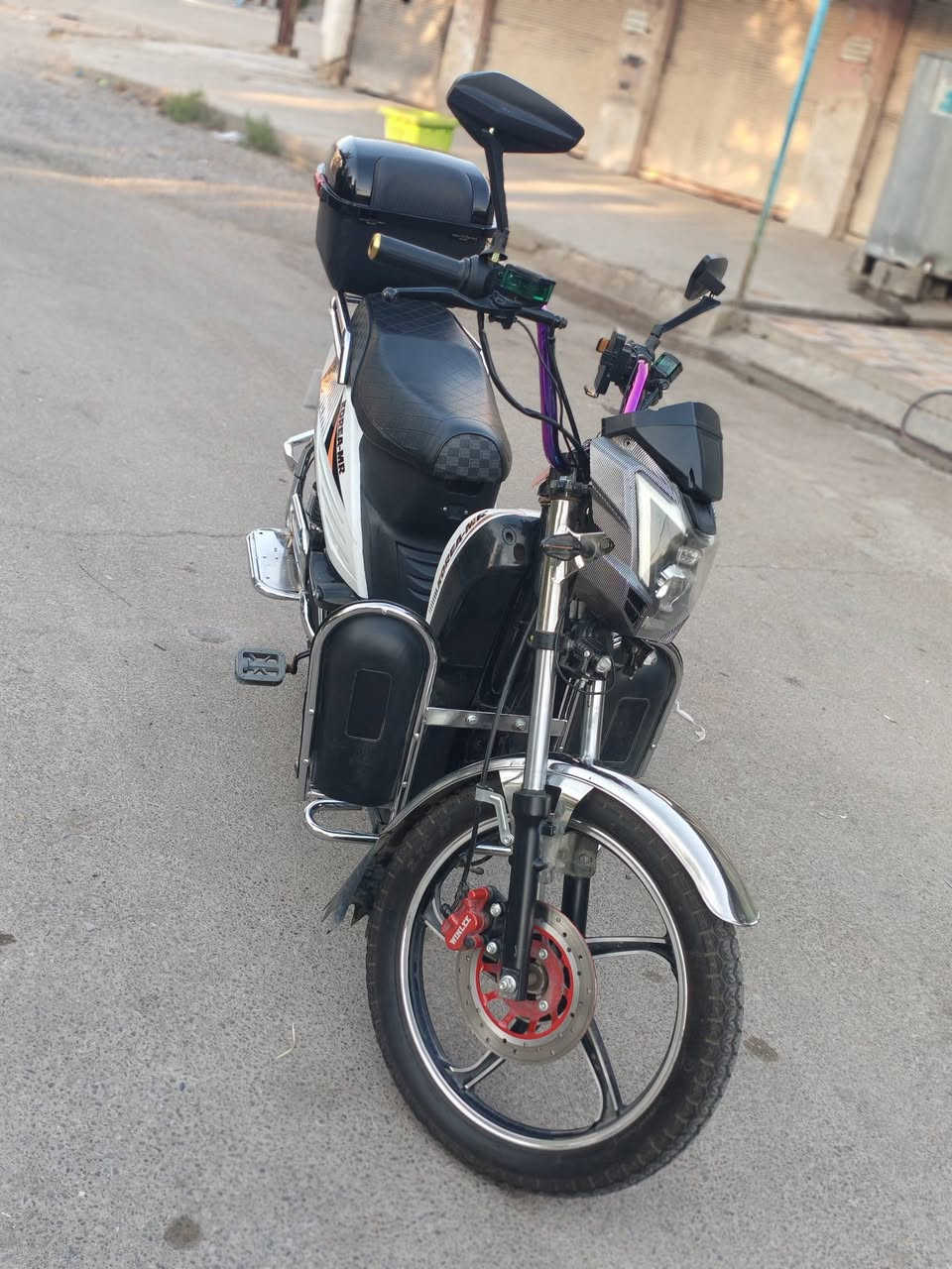 ماطور جني شحن موديل 25 اربع كير دراجه زيروو كبها وضع شركه 2 بصمع 2 سويج 2 كارت سعره 550 وبي مجال مكاني كركوك مصله ***********
