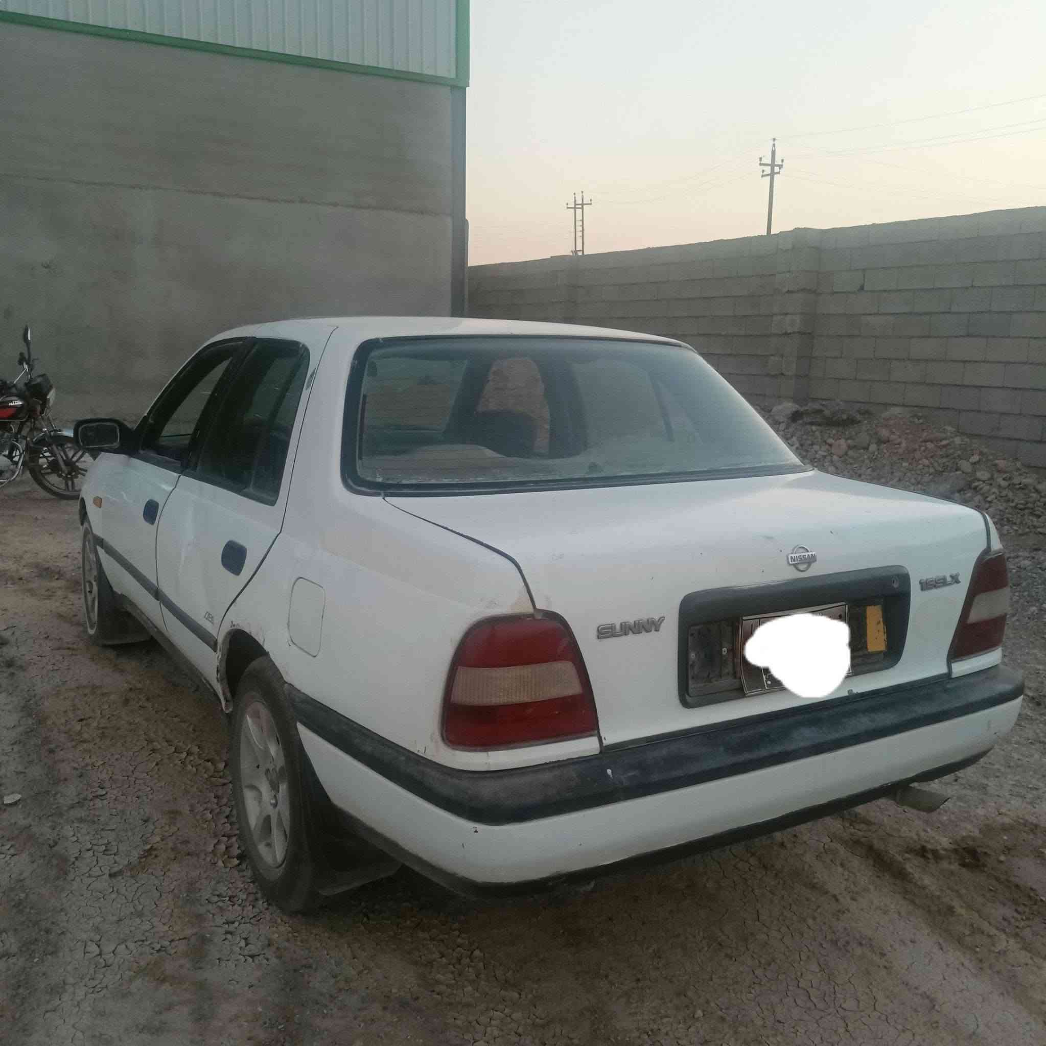 للبيع نيسان سني 91 الرقم فحص الانبار مدفوعه گمرك وظريبه كامله  محرك بالشرط گير اوتوماتيك صدر جديد تايرات اربعه جدد كهربائيات كلهه شغاله   السعر 23 ورقه ويرهم مراوس بسياره  مكان السياره الحويجه ***********
