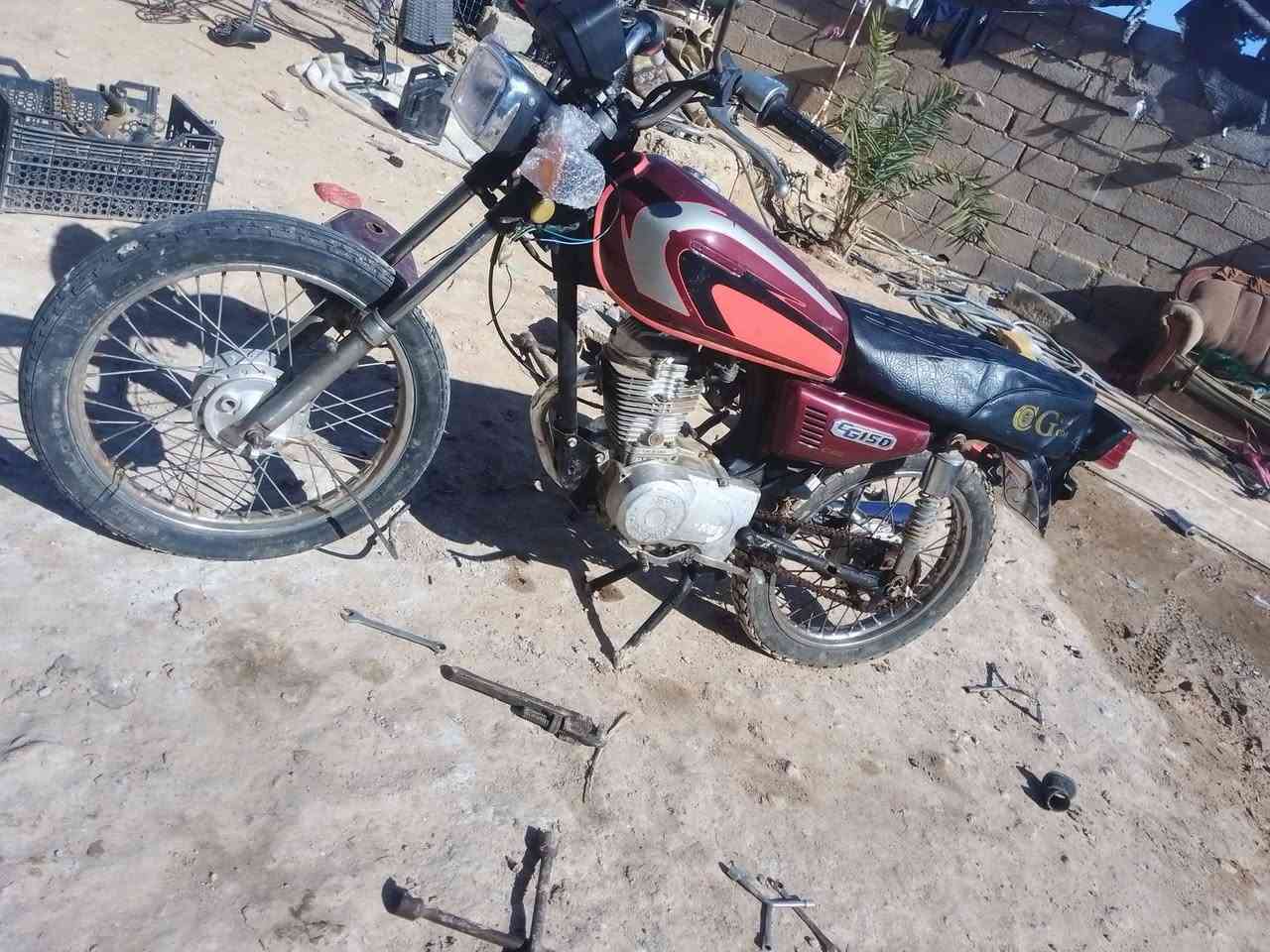 سلام عليكم اخواني دراجة أربعة كير سوري البيع
 موقع الدراجة القائم حي غزة  
السعر  290 وبيهة مجال 
المراسلة ماسنجر او التصال علا الرقم ***********
ملاحضة المو شراي لايراسل
