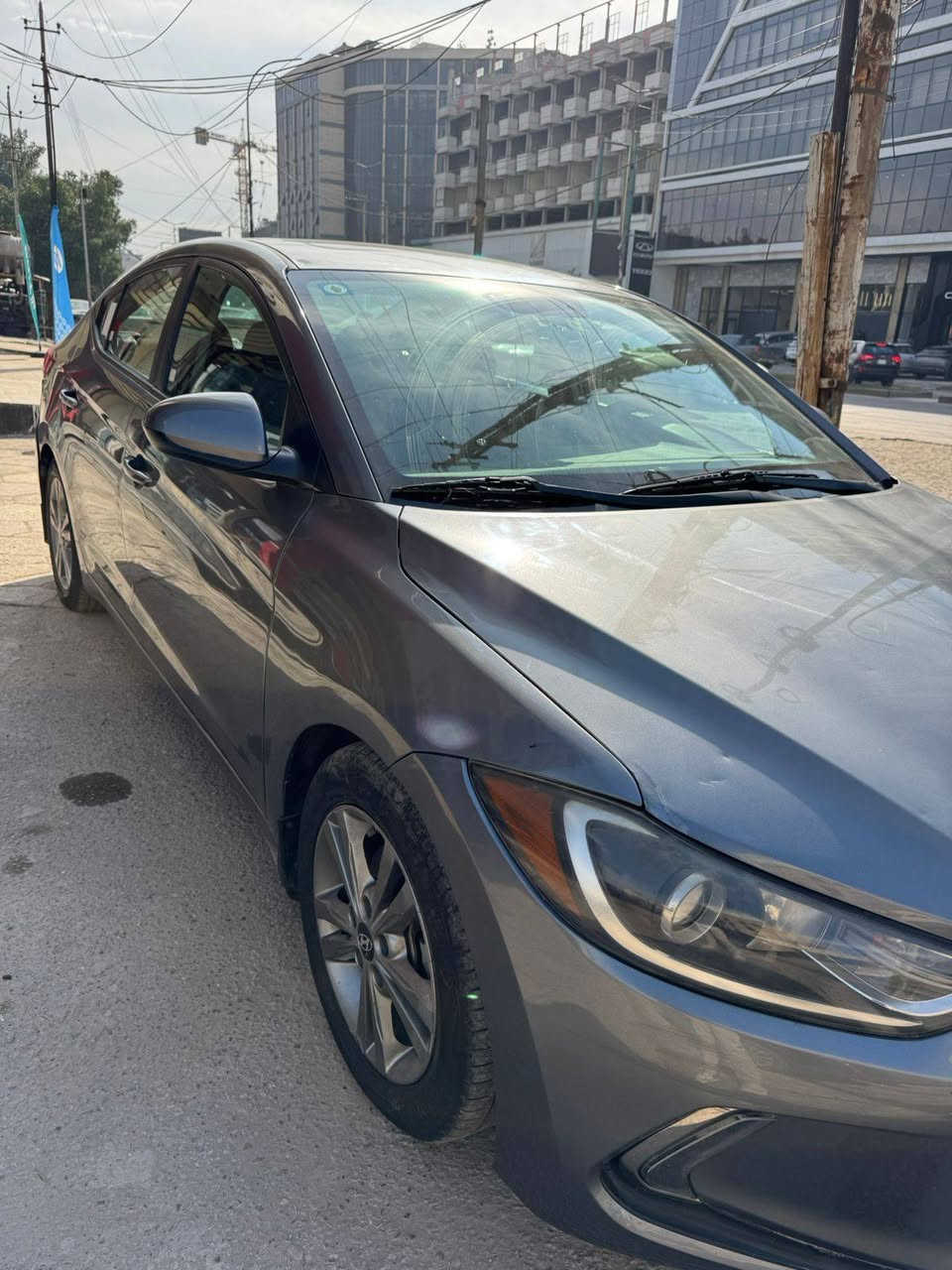 السلام عليكم 
◀️هيونداي النترا موديل 2018 
◀️وارد أمريكي
◀️المحرك 2000 DOHC
◀️اللون رصاصي (رمادي) 
◀️الممشى 93458 ميل قابل للزيادة 
◀️رقم بغداد 11 جديد
◀️كير اوتوماتيك 
◀️بصمة أبواب تشغيل واطفاء مع دخول ذكي وفتح صندوق ذكي بدون لمس
◀️حساسات نقطة عمياء
◀️حساسات اطارات رقمي
◀️ويل كب اصلي مقاس 16
◀️شاشة أصلية كبيرة تدعم أندرويد اوتو وأبل كار
◀️سماعات أصلية بصوت نقي ومجسم مع دمام صوت في الصندوق مع داش كام 2 كاميرا + كاميرا صندوق أصلية للرجوع. R 
◀️تدفئة وتبريد بحالة ممتازة مع لوحة تحكم رقمية ولوحة تتحكم لمس مع الشاشة
◀️تدفئة مقاعد أمامية
◀️كشافات دعامية أمامية لد اصلية
◀️بطارية جديده امارون أصلية 
◀️ تخم تاير نظيف جدا 
◀️حادث خفيف جدا جاملغ وباب أمامي عكس السايق كما موضح بالصورة 
◀️صبغ 3 قطع ( باب وجاملغ عكس السايق معمرات نفسهن بدون تبديل ) 
جاملغ خلف السايق + باب مبدل خلف السايق أثر حادث في العراق مع تصليح وصبغ درجة أولى 
◀️ سيارة بيها حالوب خفيف بالعراق 
◀️سيارة عليها ادامة وصيانة دورية متكاملة وكلشي بيها جاهز 
سيارة جناي اي نقص ما بيها 

السعر المطلوب 12,000$ ( 120 ورقة ) 
بيها مجال بسيط 
مكان السيارة بغداد / حي الجهاد 
فقط اتصال ***********
غير متواجد على الفيس بوك
مع التقدير بغداد, العراق
