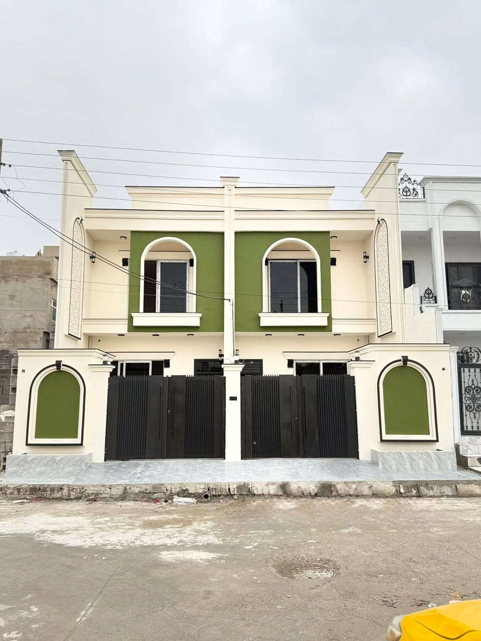 السلام عليكم 
دار للبيع ١٠٠ متر طابق ونص 
فول الفول دكا ونظام كامرات 
الموقع حي الاسرى والمفقودين قرب أسواق السعاده 
موقع مميز ع حديقه 
السعر ١٢٢ مليون مع مجال قليل

***********
***********
