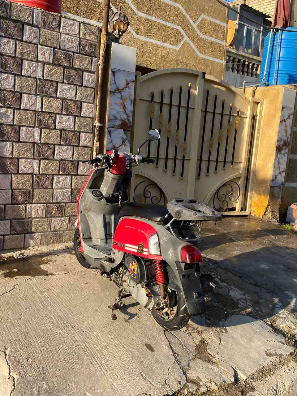 السلام عليكم
دراجه بوليس كفرات جارده ختم واحد ويا المكينه دراجه مناقصها شي كهربائيات كلها شغلها نكره سلف***********
