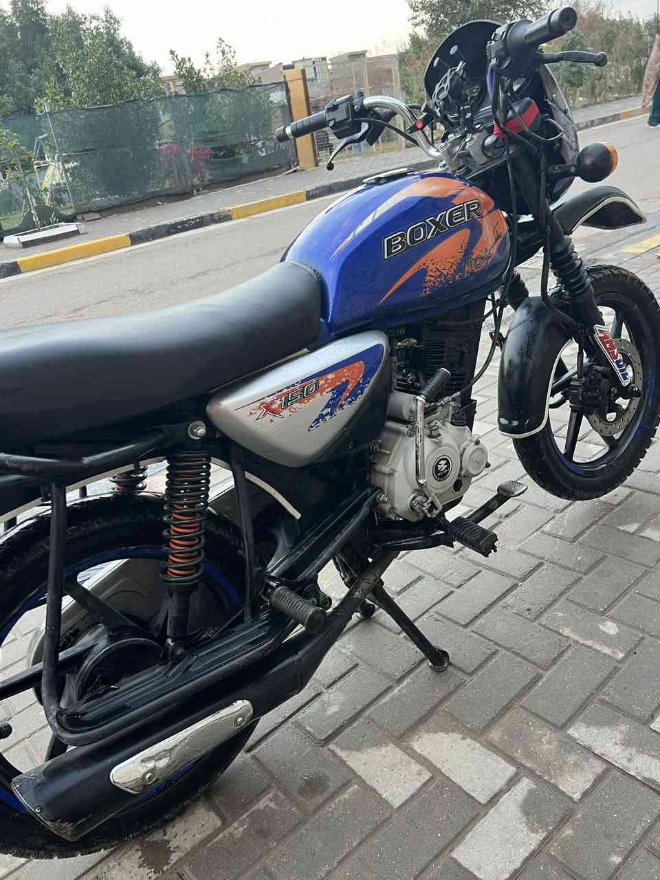 سلام عليكم 
دراجة بوكسر جبلي 23 اوراق اصولي
دراجة بيها خيط تبخير
سعر مليون وبيها مجال شراي اتصل 
***********
