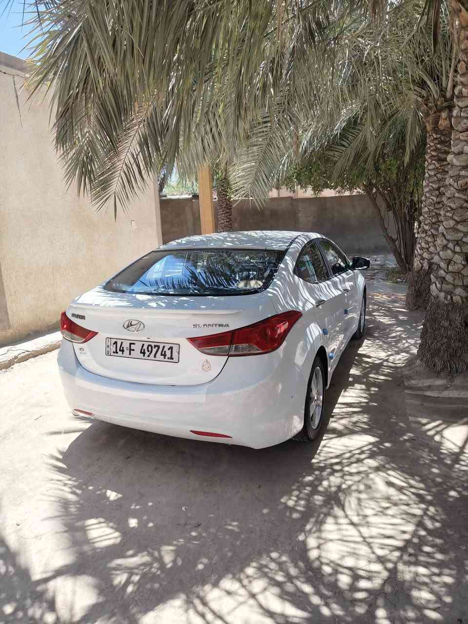 سلام عليكم سياره انتره موديل 12 للبيع وارد خليجي محرك 
1800 سنويه 28 بسمي سياره سياره بيها برادات تبريد ثلج 
المكان محافظه ديوانيه قضاء شاميه ناحيه صلاحيه سعر 105 وبيها مجال ***********
