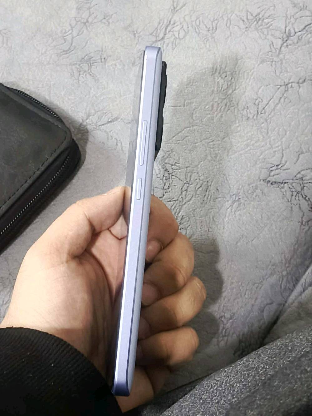 جهاز Xiaomi 13T مساحة 256 رام 8+4 معالج Dimensity 8200-Ultra شاحنة 67واط كامير خلفية 50ميجابكسل مع مثبت بصري OIS أمامية 20ميجابكسل ببجي 120فريم جهاز فلاكشب جهاز نضافة فول يجي فقط شاحنة وكفر 