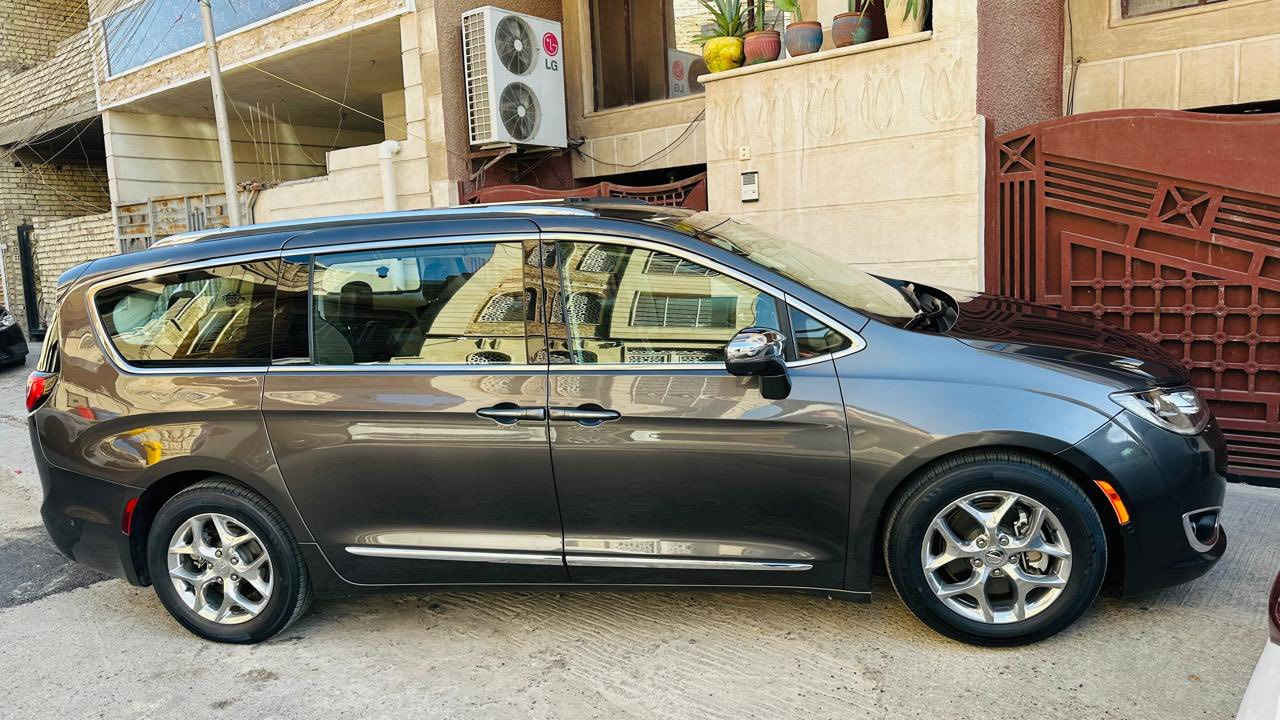 اسم_السيارة : كرايسلر باسفيكا
الفئة: Limited 

الموديل:2019

اللون: فيلي

اللوحة: بغداد ( الجديد )

السعر المطلوب : 200 ورقة مع مجال بسيط

الحادث : الباب السلايد الخلفي موضح بصور  بدون ارباك وصور حادث بل منشور

#محرك: 6 سلندر 3600

#عداد_المسافة: 160 الف كيلو 

_____________________________

#الــمــواصــفـــات :

١- تبريد مركزي امامي خلفي

٢- كامرة دوار 360 درجه اربع كاميرات

٣- حساسات أمامي وخلفي 

٤- رادار نقطة عمياء - وحساس اجتياز  - وتحديد المسار. 

٥- شاشة كبيرة U connect 

٦- شاشة الداشبورد والعدادات كبيرة كمبيوتر 

٧- شاشات بالمقاعد الخلفيه الكبيرة تدعم usp&HDMI

٨- دواخل جلد لمتد 

٩- سماعات هارمان كاردون 

١٠- كرسي السايق والراكب كهرباء مع التدفئه والتبريد في الكشن. 

١١- بريك طوارئ امامي وخلفي 

١٢- فول تحكم بالمقود مع تحكمات الرادار 

١٣- نظام الثبات على المسار 

١٤-كير ماوس ٩ نمر 

١٥- تدفئة كشنات للمقاعد الخلفيه

١٦-الكشنات الخلفيه تحكم كهرباء مع الإغلاق 

١٧-الابواب  كهرباء من البصمة مع الجنطه 

١٨- تشغيل عن بعد. 

١٩- فتح الابواب من دون لمس ( بحركة الرجل) 

‏٢٠- LED امامي وخلفي وبروجكتورات. 

٢١- فتحة + بانوراما ( ٣ قطع على طول السيارة )  

٢٢- ويل كروم عنكبوتي. 

٢٣- نظام car play للايفون 

٢٤- اطفاء ذاتي auto stop /auto star 

٢٥ - الاضائه العالي والماسحات نظام اوتوماتيك. 

٢٦- تحكم جهتين ستيرن. 

٢٧- كراسي الوسط منفصل ( ملكي ). 

٢٨- مكنسه كهرباء خلفيه. 

٢٩- اوتو بارك اصطفاف ذاتي بدون لمس المقود. 

٣٠- لايت زينون بلادي. 

٣١- ورادار امامي يعمل مع كروس السرعه لتحديد المسافات.

٣٢- هوك خلفي بلادي. 

__________________________

https://auctionauto.com.ua/auction/lot/2019-chrysler-pacifica-limited-49922579

—————————————————

صيانه :

١- اي تصليح جديد للسياره موجوده صوره قبل وبعد واثناء التصليح

٢ - المكينه فقط ادامه دوريه 

٣- ادامه الصدر الامامي والخلفي 

٤-صبغ دعاميه اماميه ( للجماليه )

٥- ٣ كشنات بيهن شقوق في الجلد 

٦- السياره طابه سونار وتكدر تاخذها سونار تتاكد بنفسك 🤍

للتواصل : ***********
