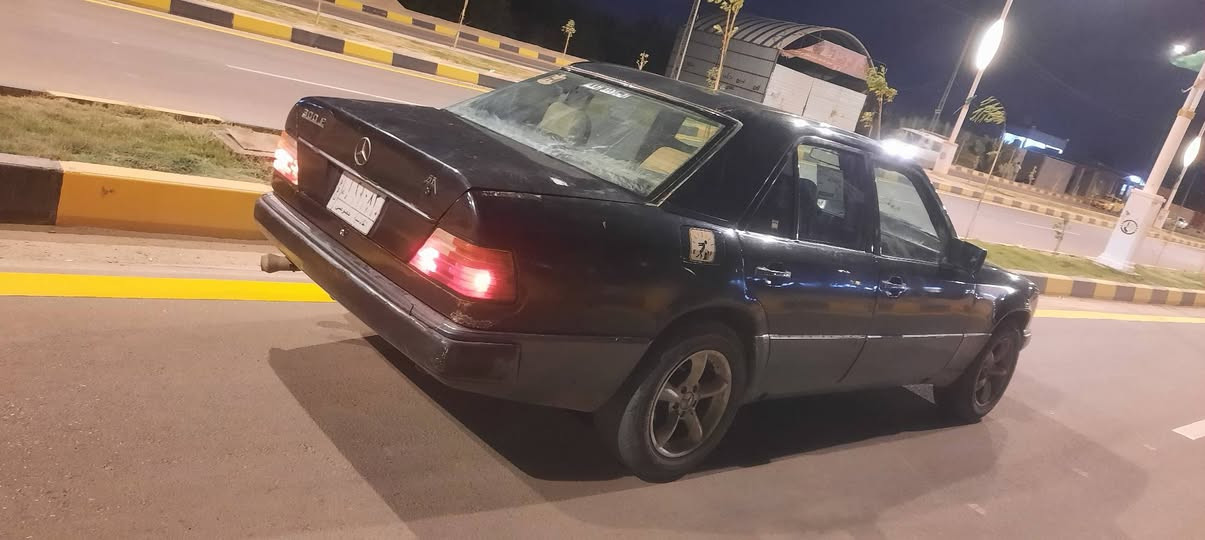 مرسيدس دب موديل 96 رقم قادسيه مشروع وطني مكينه وكير فيفيتي جدا كهربائيات كلها شغاله حداديه خير من الله تخم تاير جديد سياره جاهزه كل نقص ما بيه سنويه لل 27 السعر 30 وبيها مجال مكان السياره ناصريه مركزشراي يتصل على الرقم فقط مكلف بالنشر***********
