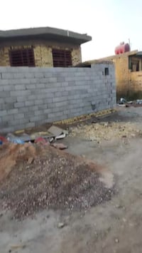 هيكل لبيع مساحه ٢٥٠ متر حي الجامعه شارع ٢٠ غرفتين سويت وبرانيه وصاله و...