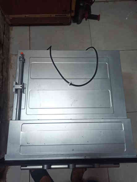 السلام عليكم .. للبيع جديد (فرن غاز بلت ان) نوع سمفر تركي الصنع مواصفات حجم ٦٠×٦٠ شوايه مع مروحة مع جداحة ..السعر ٢٥٠ الف العنوان البصرة دور الضباط  ***********
