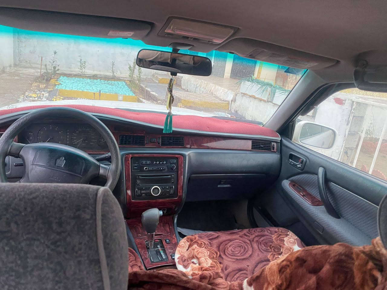 السلام عليكم اخوان راس الثور.      موديل 98.   تكم  مكينه 2ونص مالتهة البلادية  سيارة بسمي جاهزه من كلشي رقم دولي بسمي تحويل ثاني يوم شراي يتصل وبخدمته  سعر 68وبيها مجال بسيط.     مكاني. بغداد تقاطع نهروان  غير متواجد ع فيس فقط واتساب واتصال   ***********
