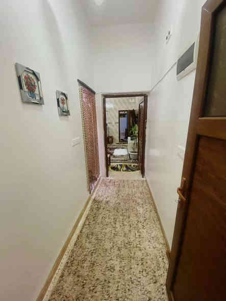 🔶 دار طابقين طابو صرف للبيع

🔶المساحة :100 متر واجهة 5متر نزال 20 🏠

🔶دار طابقين  ....
🔸طابق اول يحتوي/ ( استقبال _هول داخلي _مطبخ _صحيات  _كراج )

🔸طابق ثاني يحتوي /( غرفتين نوم _هول  _صحيات ) ..

🔶الموقع : حي الواسطي _ قرب مول الحاج زياد / خلف اذاعة الرشيد

🔶 البيت مجهز بنظام كاميرات وتأسيس انابيب نفط .
 
✅السعر:  1٤٥  مليون  قابل للتفاوض

للاستفسار عن السعر يرجى المراسلة  أو الاتصال على ارقام  التالية ☑️
 ☎️ ***********
       ***********

أو مراجعة مكتب الكنز للعقار الواقع حي الواسطي قرب مول حجي زياد تحت مسجد نور الدين الزنكي
