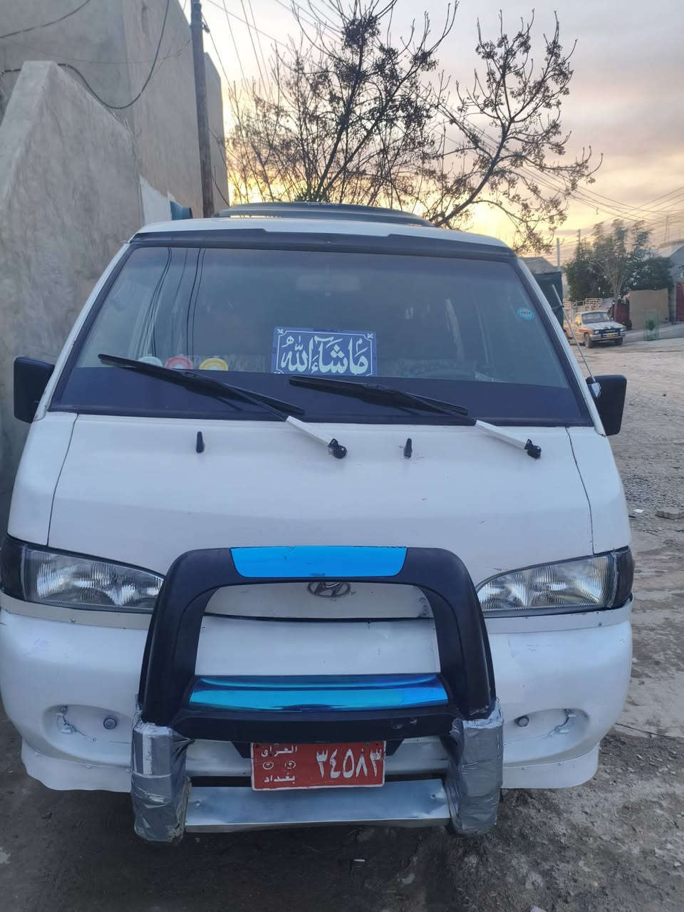 سەلامی خوا لەهەمولایە هوندا مودیل 1998 ئارم پلاستیک سلیمانی مکینە فارە دوقایش گیرو مەکینە اکسل بەشەرت چوار تایەی تازە تەقەو ڕەقە بەشەرت بۆیاخی حیزامە یەکلا کوشن  فارە لایت زینون دەرگا کارەبای بەسمەو  مەسرەفی تیانیە شوین کەلار بۆ سعر تیلکە یان نامە بنیرە ***********
