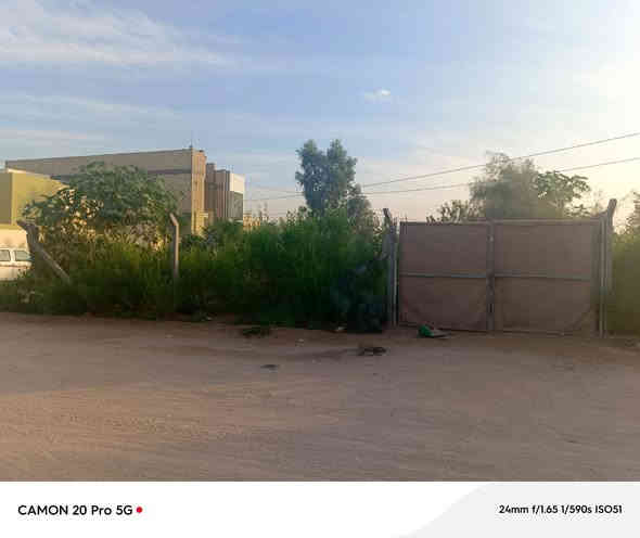 سلام عليكم دار للبيع النجف الشرف حي النداء مجمع بيتي 2
مساحه الدر ٢٠٠ متر 
موقع الدار على شارع السنتر شارع جامع امام علي عليه السلام
 عرض شارع ٢٠متر  يحتوي على حديقه  ١٠٠ متر مسجيه كامله
 يحتوي الدر على 
غرف عدد 2 قياس 4 في 5طول
 مطبخ باردقياس 5في 5طول
مطبخ حار قياس 2في 2طول
  صاله قياس  عرض4في ٨طول
استقبال قياس عرض٥ في ٧ طول 
بناء الدر طابوق جمهوري  صب كونكريت S30
سندر الدر طابور صرف 
سعّر الدار 210 مليون بي مجال قليل استفسار أو اتصال على رقم ***********
رقم ***********
