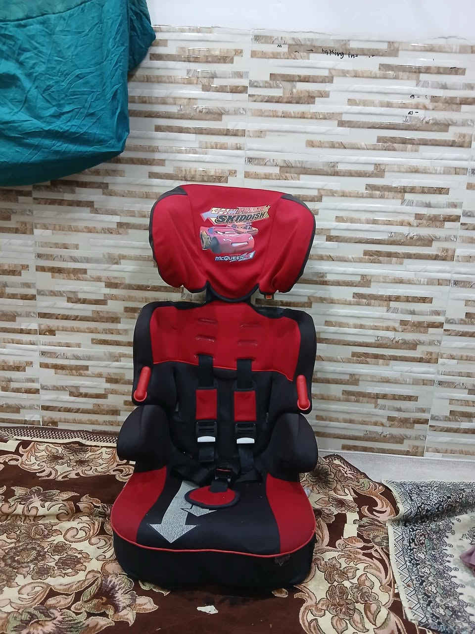 کورسی ناو سەیارە ئەوروپیە زۆر تۆکمەیە ، گەورەو بچوک ئەکرێت بەپێی تەمەن و باڵای مناڵەکەت ،قایشی بەستنەوەشی هەیە ،  لە شەش مانگ بۆی  ئەبێت تا 8 ساڵ ،
سعریشی زۆر گونجاوە سعری 20 هەزارە  قفڵی
لەسلێمانیە و گەیاندنیش هەیە*********** السليمانية, العراق
