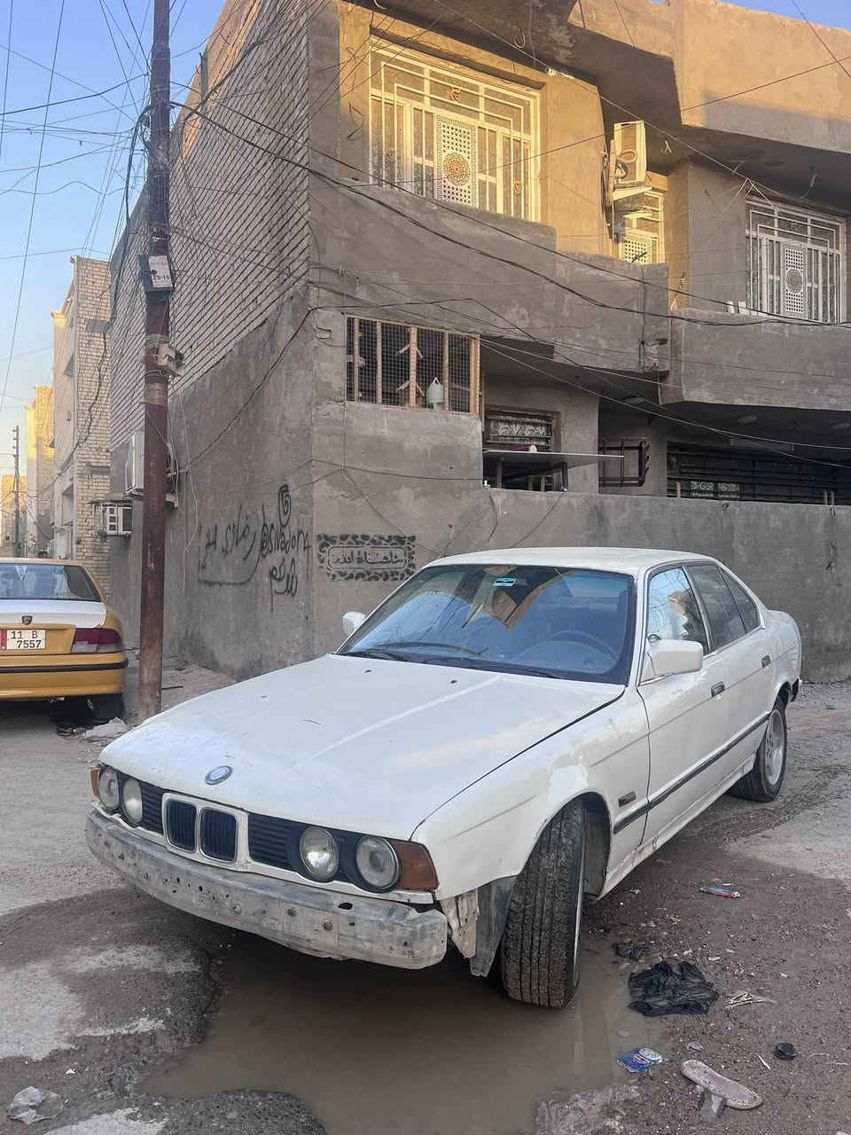 السلام عليكم
BMW موديل1988

السياره اصل وفصل 520

السياره مال تعمير كير عادي 

رقمها بغداد شرط التحويل 

سعرها ٢٥وبيها مجال مكانها بغداد لاامين 
***********
