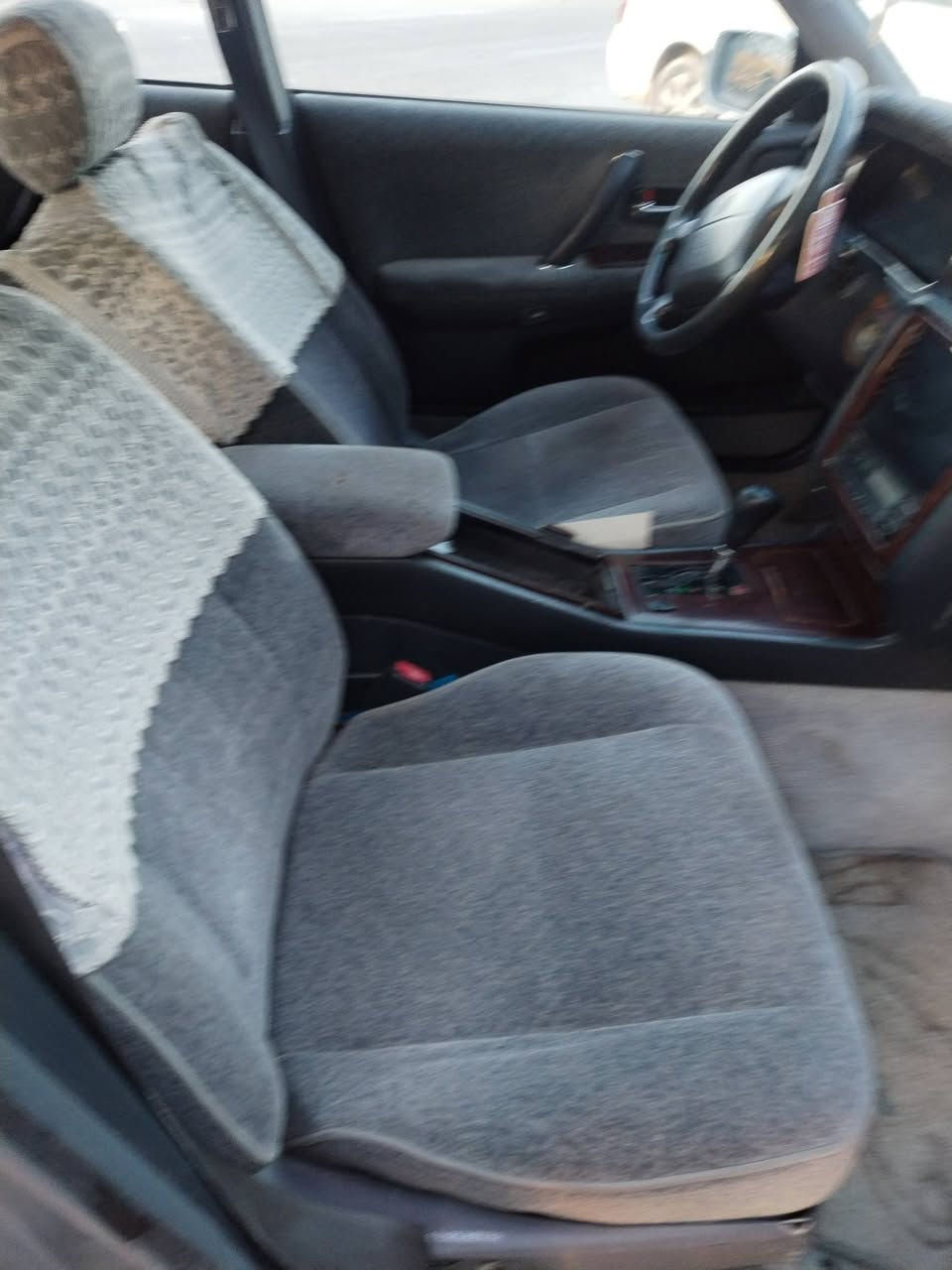 راس الثور مديل 98 بأسمي رقم إنكليزي جدا نظيفة 100 ورقة ورقة بيهه مجال بسيط مكاني كربلاء ***********
