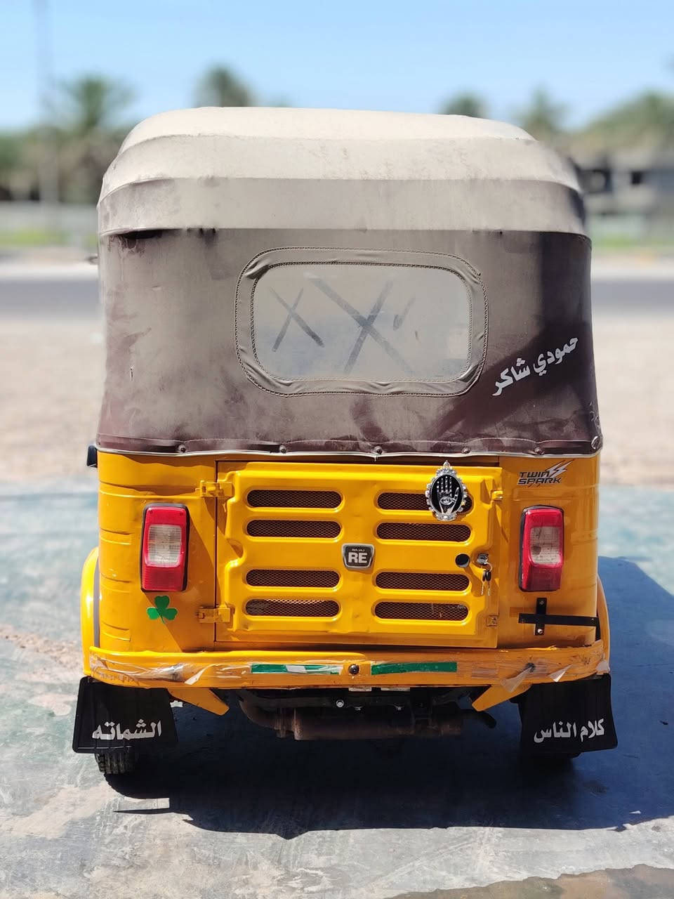 سلام عليكم تكتك موديل 19 شهر 11 رقم وسنويه بغداد نكليزي هزه جديده ثاني يوم احولك بيه طخه بلغد ومعدله وبلصفحه شويه مكينه كير اكسن خير من الله تكتك بيه رشات صبغ اني ابيعلك عام سعره 6250 وبيه مجال كلش بسيط مكاني سكندريه الحصوه للاستفسار *********** لا تخابرني تكلي شبيه مابيه كدام عينك كلشي وأضح
