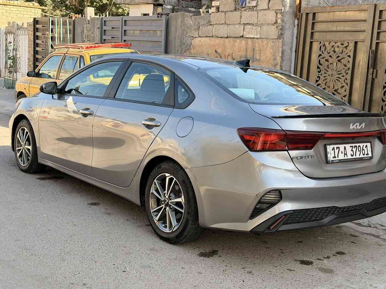 يالله لبيع فورتي 2022مرقم معوقين مثنى مواصفات السيارة نص فول شاشة كامرةخلفية تحكم استيرن جهتين رادار امامي ورادار جانبي سياقه ذاتيه توقيف ذاتيه ويا كب حجم ١٦ لايت زنون لد امامي وخلفي أشاير بل مري مكينه 2000دوش المرغوب مانع انزلاق مثبت سرعة شاشة اعطال ثلاث أنظمة قيادة اسبورت وإيكو وسمارت تخم تايرات جديد صور الحادث موجوده بل منشور السعر ١٥٠وبيها مجال***********
