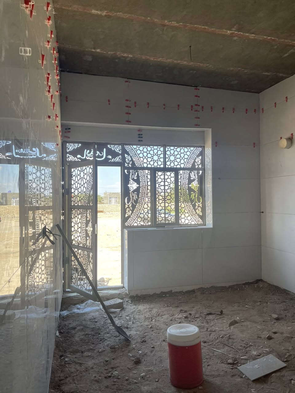 خلفه سراميك مرمر بورسلين لوح بآيات كل مايخص لسراميك شغل درجه اولى ليزر رجاج قراصات هذا عملي بصور متفرغ حالياً اي استفسار خاص او اتصال على الرقم ***********

