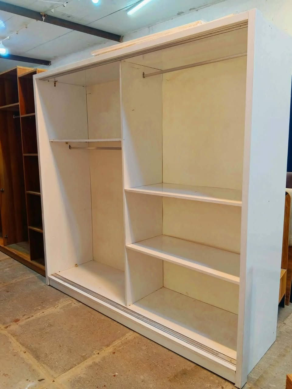 غرفة نوم  شبابيه🇹🇷
 نضافة 90 ٪💯فول نضافه
عدد القطع / 5
نضام / سلايت💢
سعرها 400/425 قفل💸
شد ونقل داخل بغداد مجاني🚛
يوجود توصيل محافضات 🚛 حجز واتساب فقط ***********
