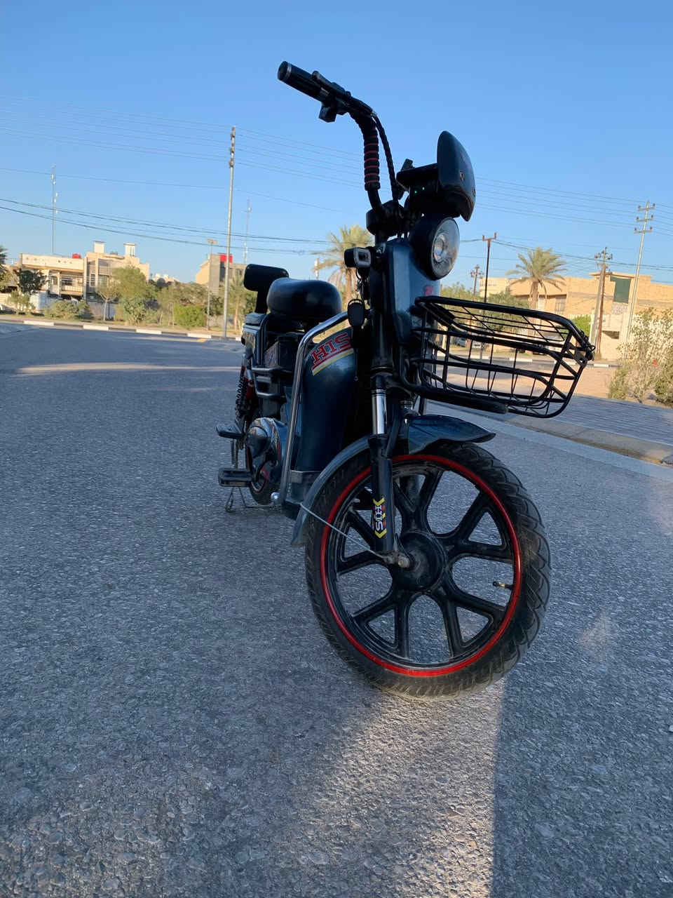 باسكيل شحن حجم 24موديل2025 للبيع نظافة گدام العين جديد ونضيف تجي تشوفة عجبك شايف خيره الباسكيل مال بيت بطاريات (جدد)مواصفاته اشاير ديجي بلوتوث شاحنة هاتف او حامل هاتف  اشاير ولدات نشرات جانبيه سعر (375)بي مجال بسيط 
مكاني سيف سعد قرب النافوره 
📞 ***********
